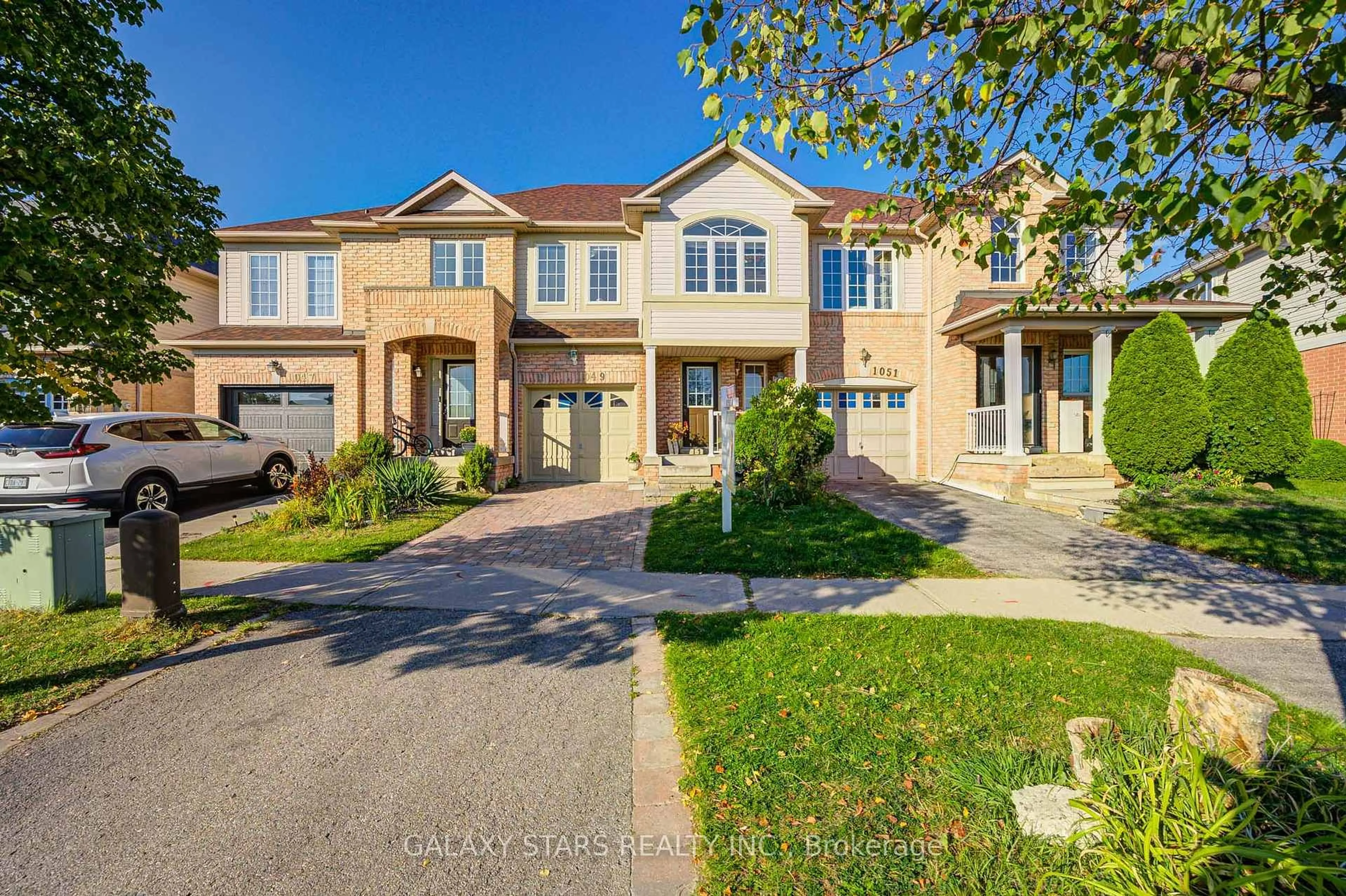 Home with brick exterior material, street for 1049 Kennedy Circ, Milton Ontario L9T 5S5
