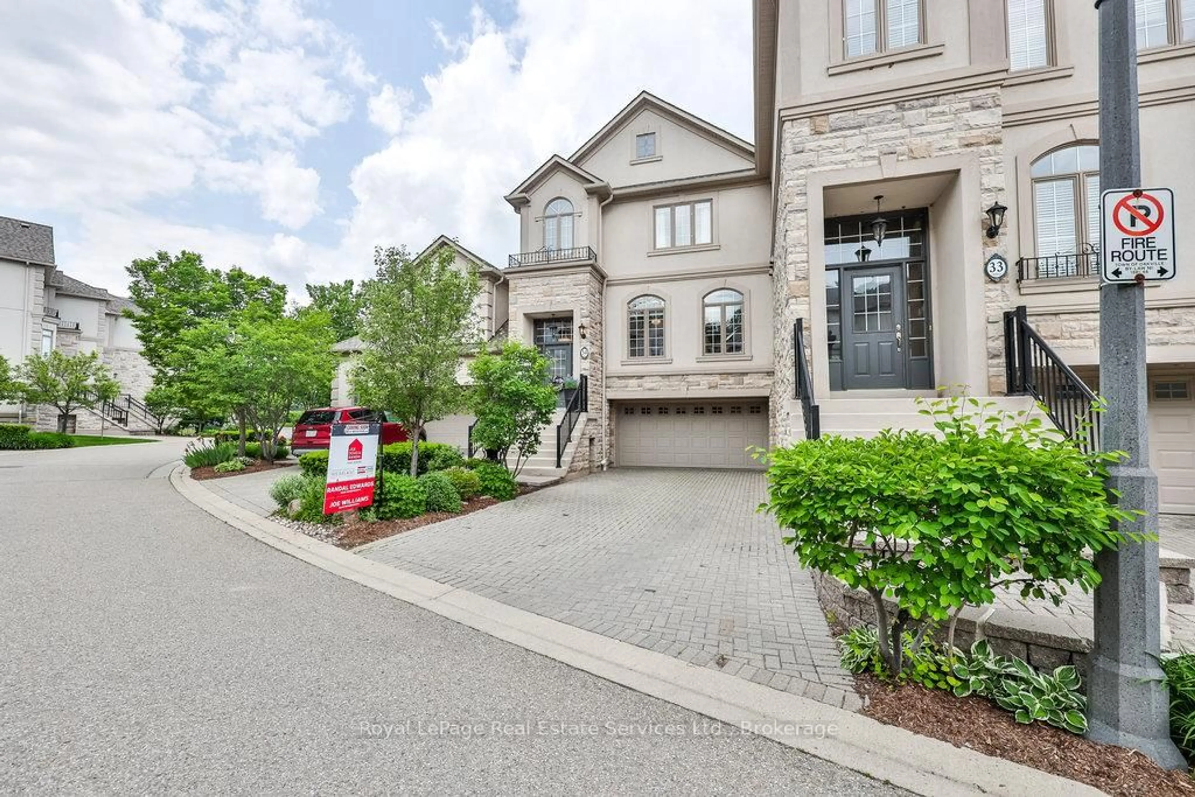 Home with brick exterior material, street for 2400 Neyagawa Blvd #34, Oakville Ontario L6H 7P5