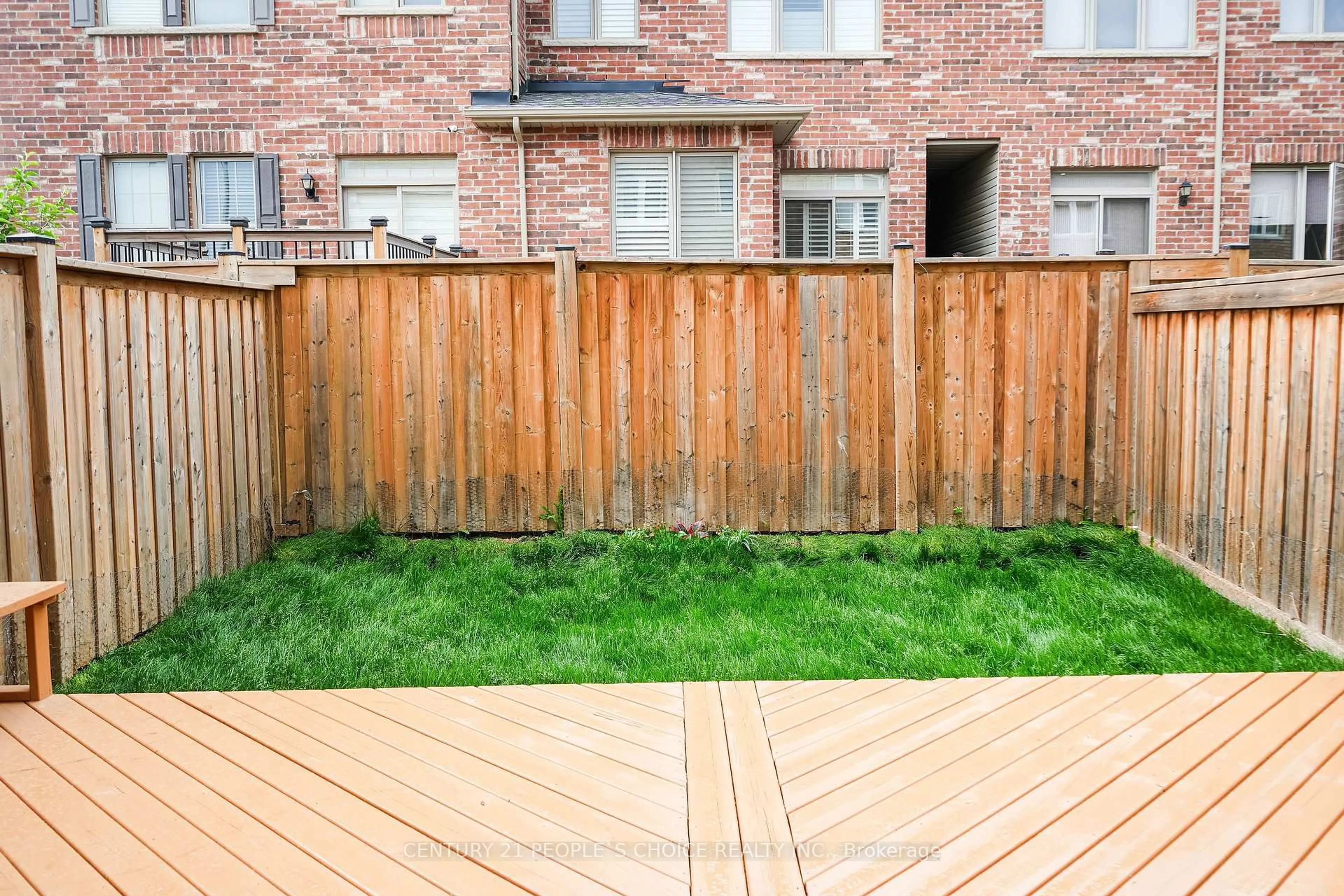 Patio, street for 4 Kempsford Cres, Brampton Ontario L7A 4M6