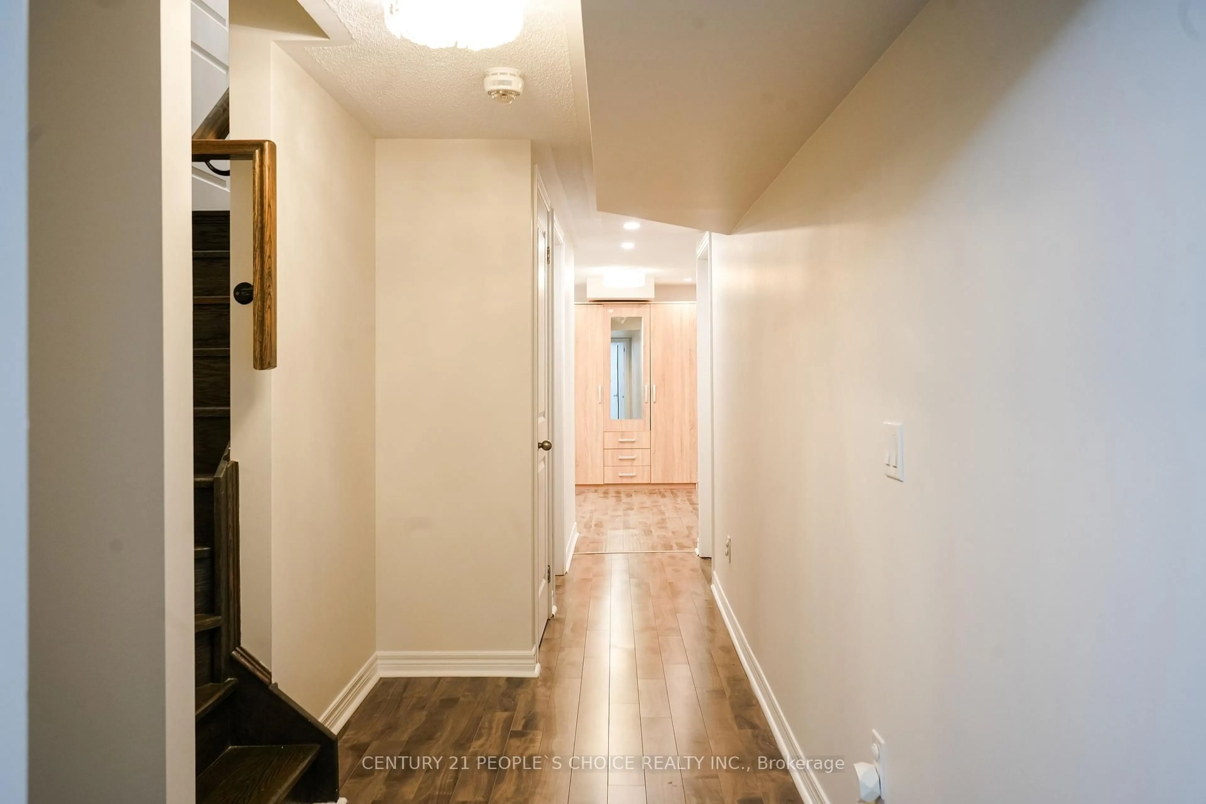 Indoor entryway for 4 Kempsford Cres, Brampton Ontario L7A 4M6