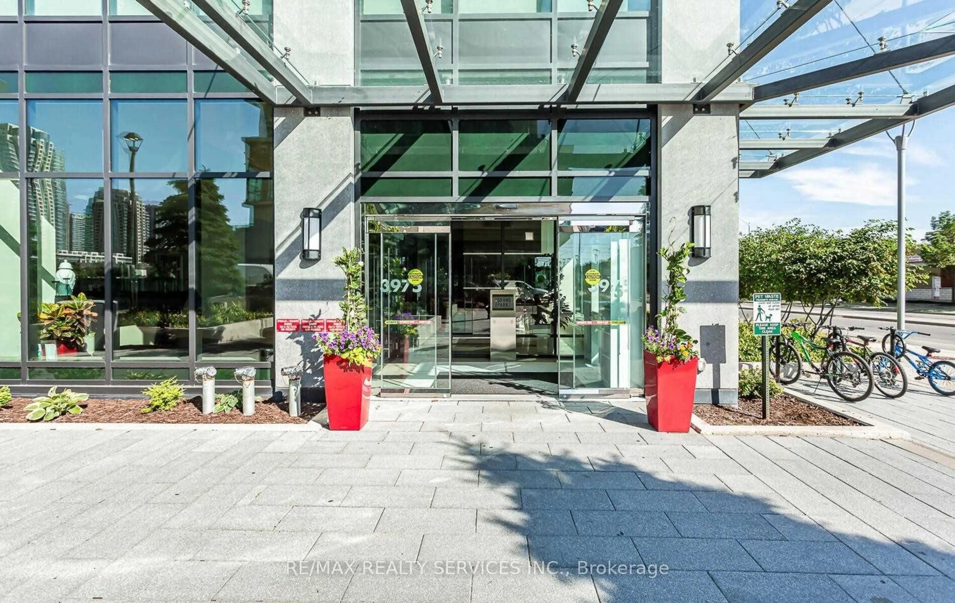 Indoor foyer for 3975 Grand Park Dr #104, Mississauga Ontario L5B 0K4