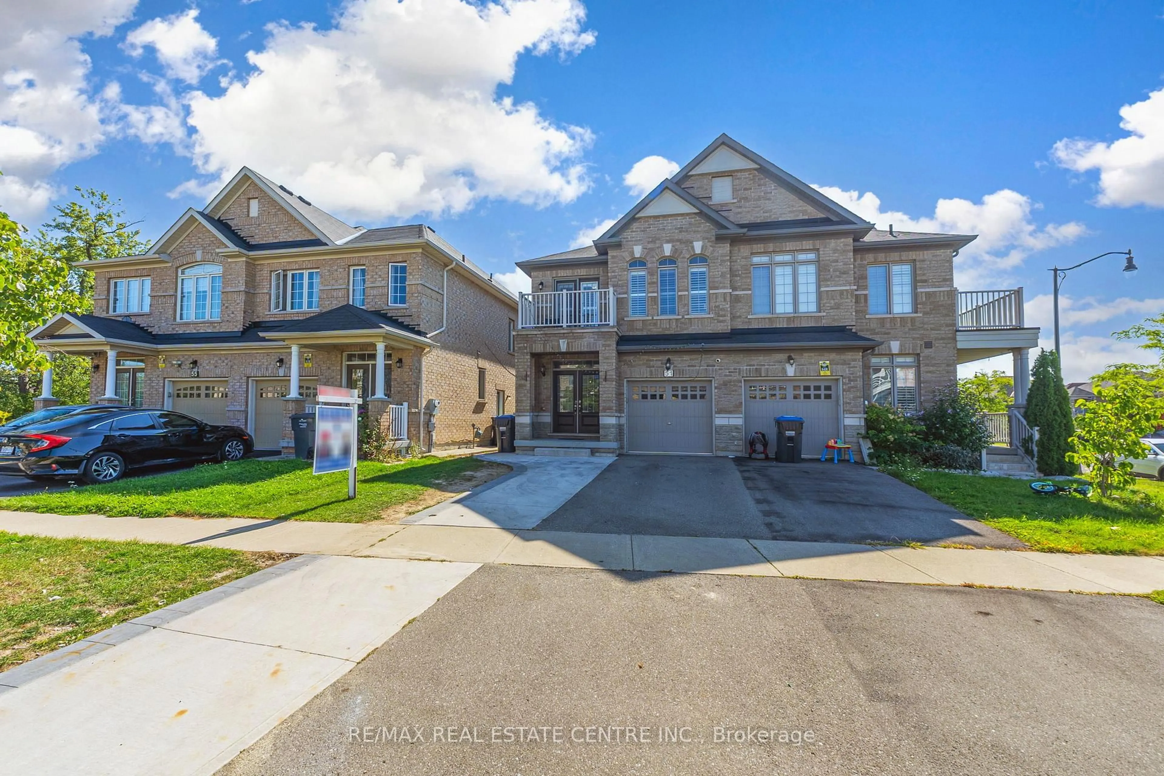 A pic from outside/outdoor area/front of a property/back of a property/a pic from drone, street for 51 Ebury Dr, Brampton Ontario L6X 5M7