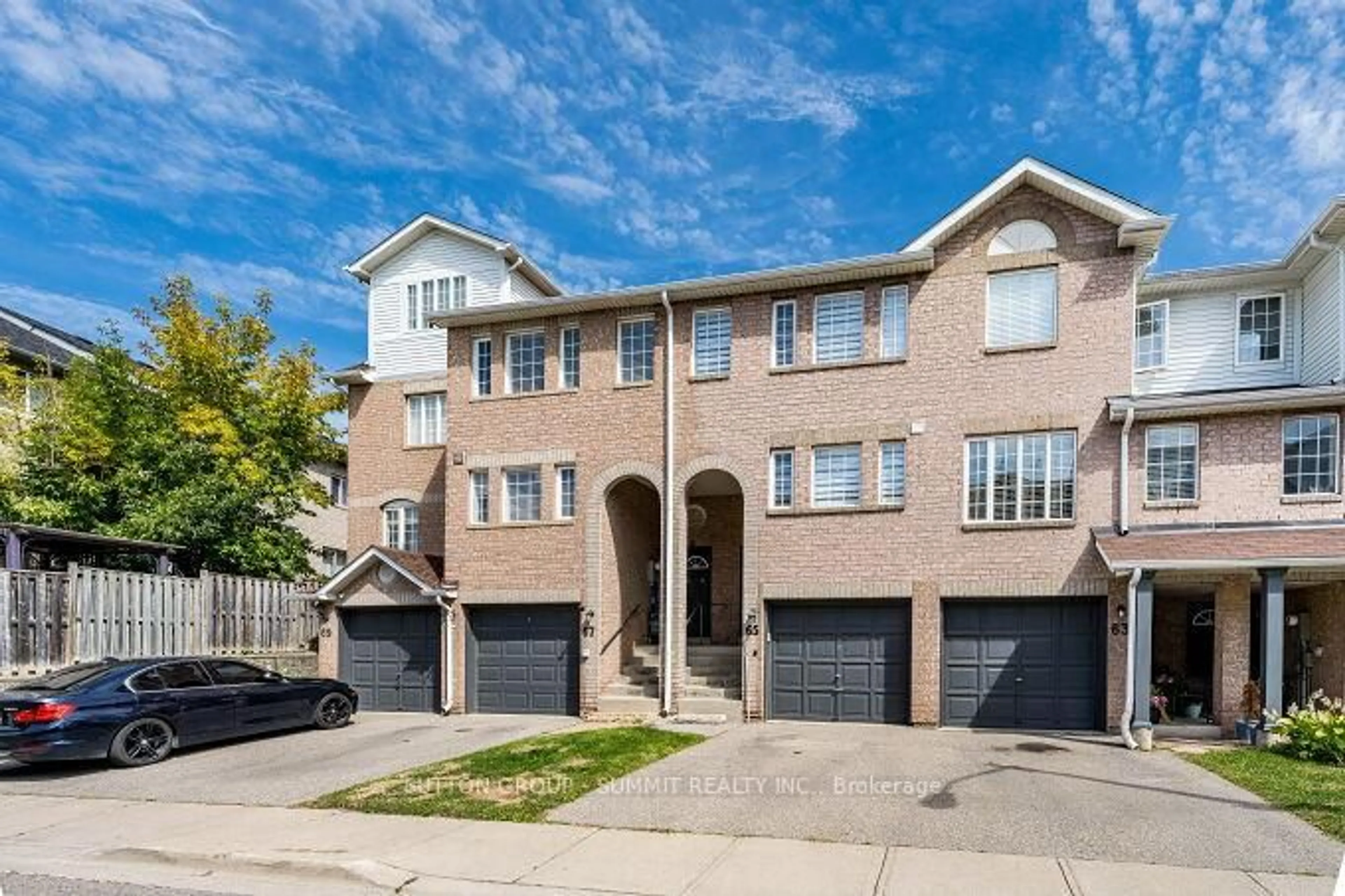 A pic from outside/outdoor area/front of a property/back of a property/a pic from drone, street for 65 Spadina Rd, Brampton Ontario L6X 4X6
