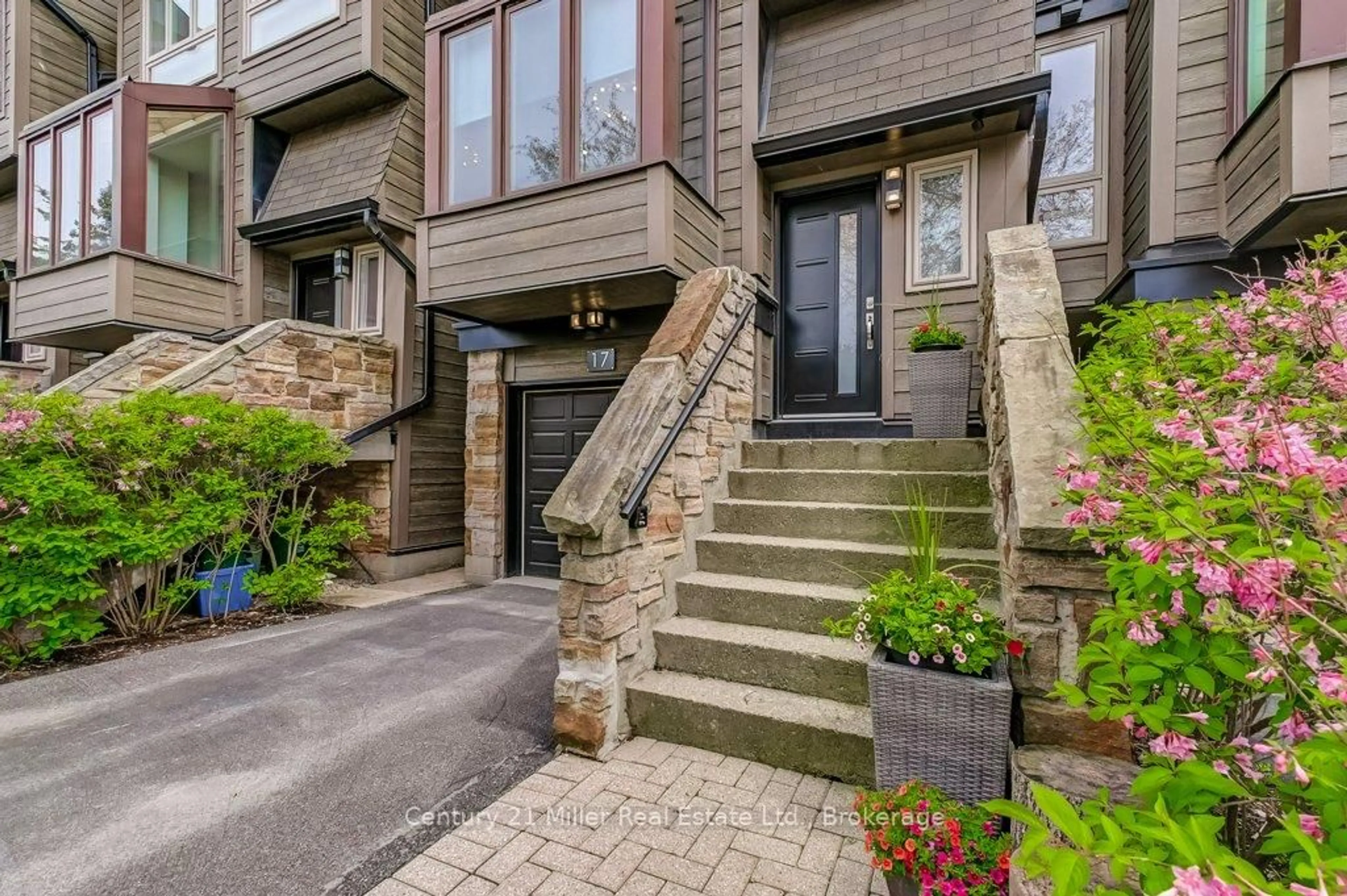 Unknown for 1120 Queens Ave #17, Oakville Ontario L6H 2B5