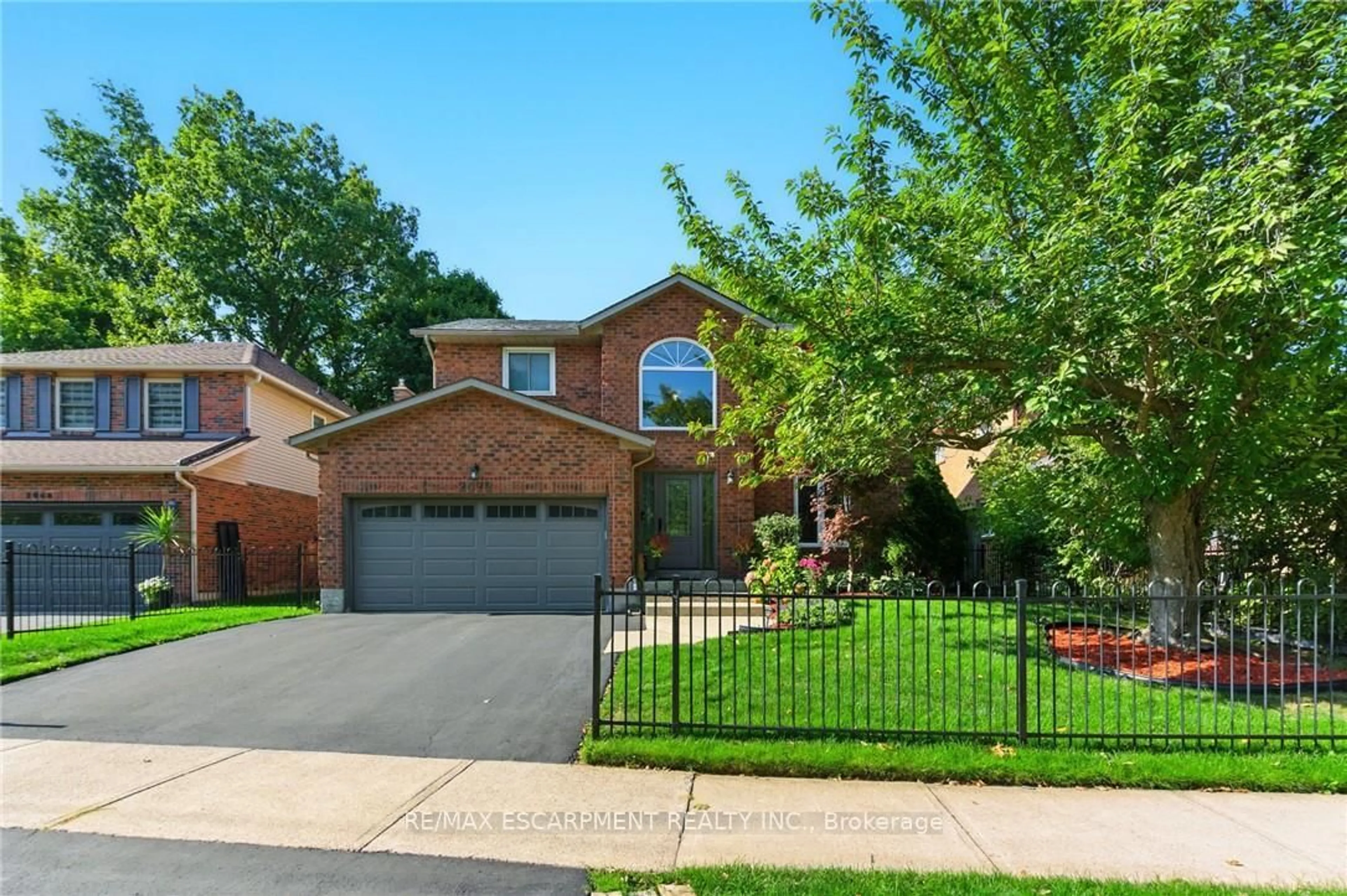 Home with brick exterior material, street for 2072 Headon Rd, Burlington Ontario L7M 4G3