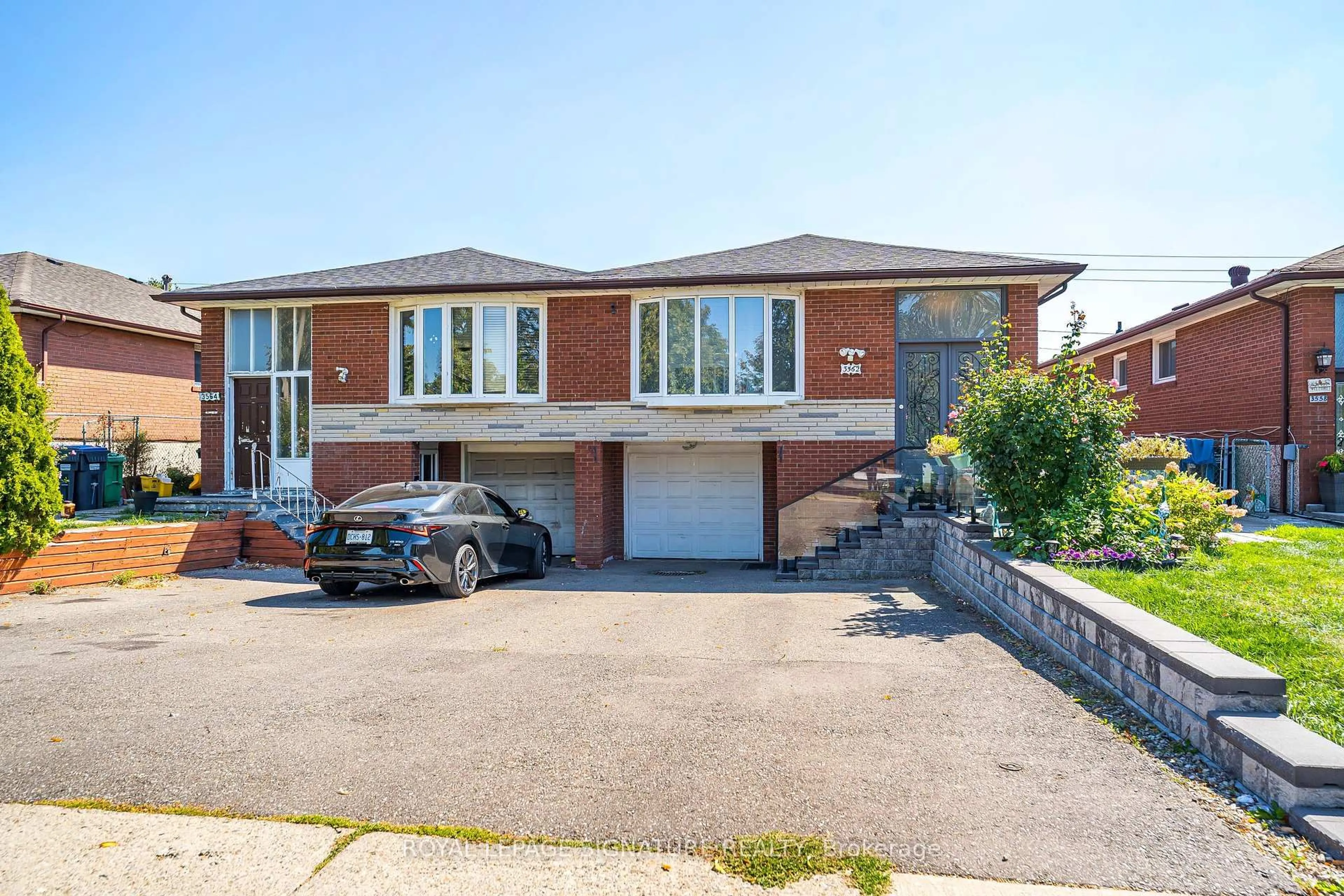 Home with brick exterior material, street for 3562 Laddie Cres, Mississauga Ontario L4T 1N1
