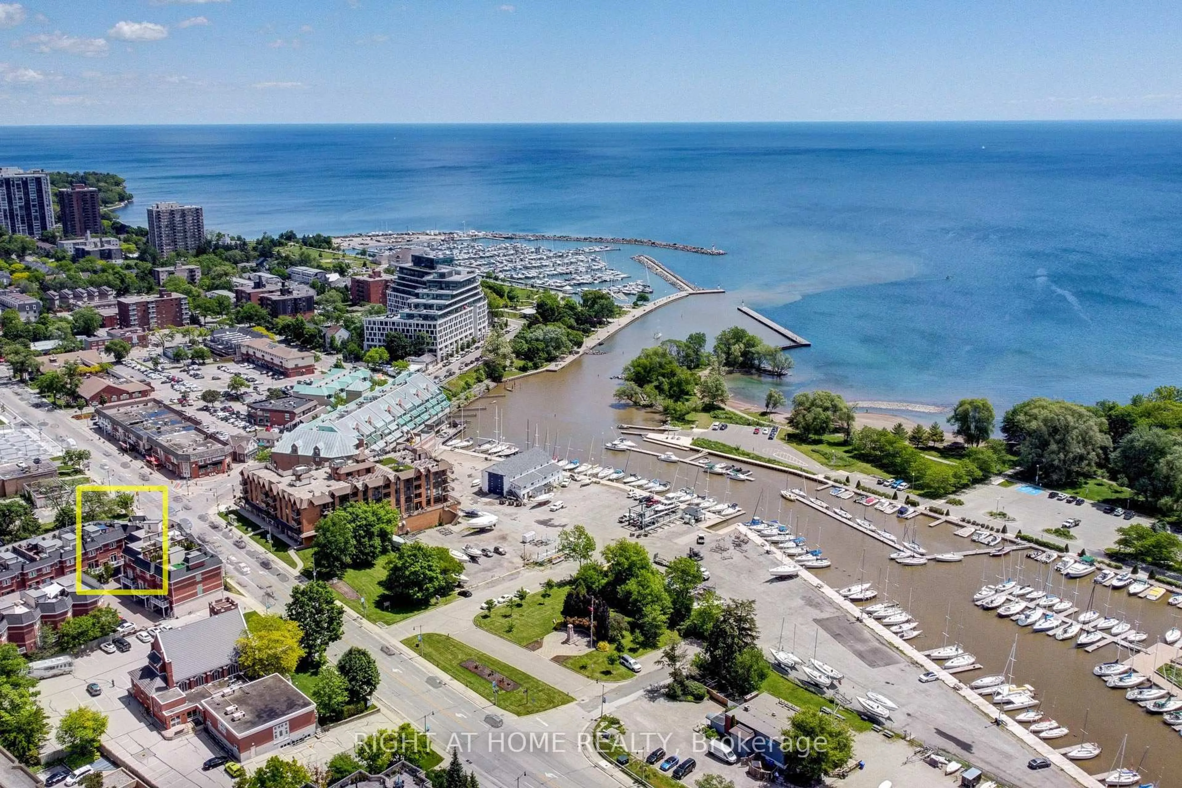 A pic from outside/outdoor area/front of a property/back of a property/a pic from drone, water/lake/river/ocean view for 120 BRONTE Rd #10, Oakville Ontario L6L 3C1