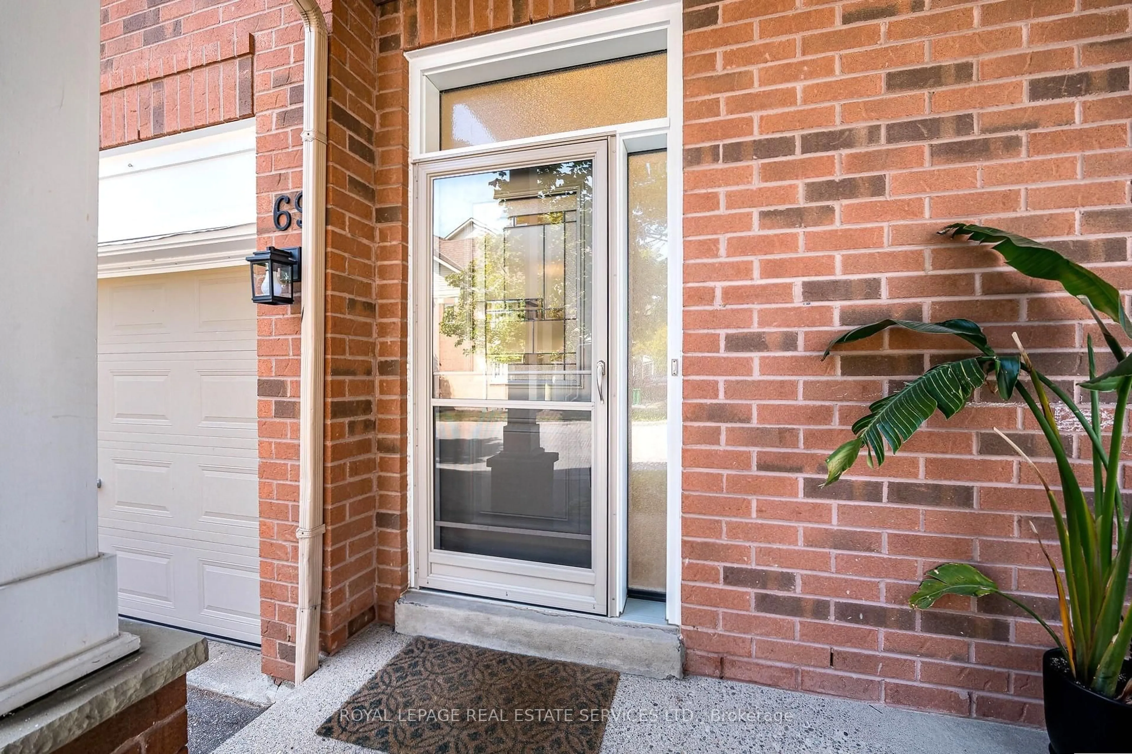 Unknown for 1588 South Parade Crt #69, Mississauga Ontario L5M 6E7
