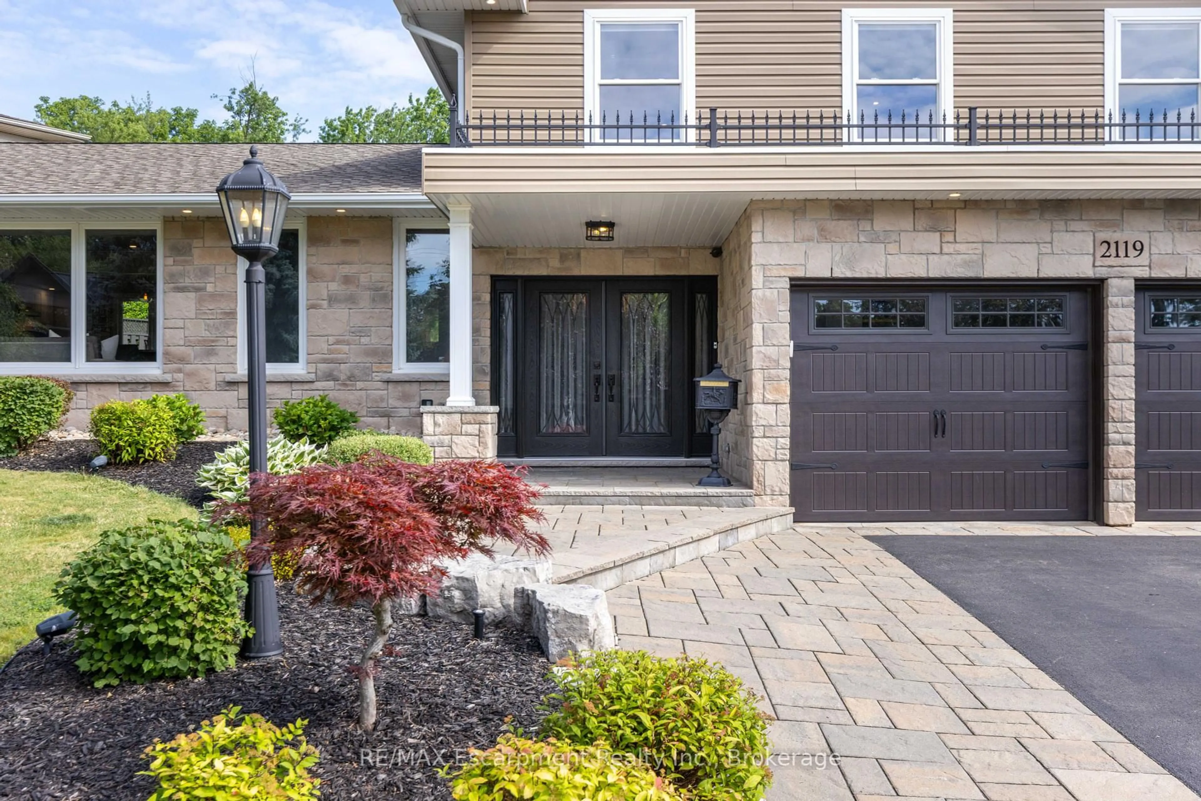 Home with brick exterior material, street for 2119 Agincourt Cres, Burlington Ontario L7P 1P3