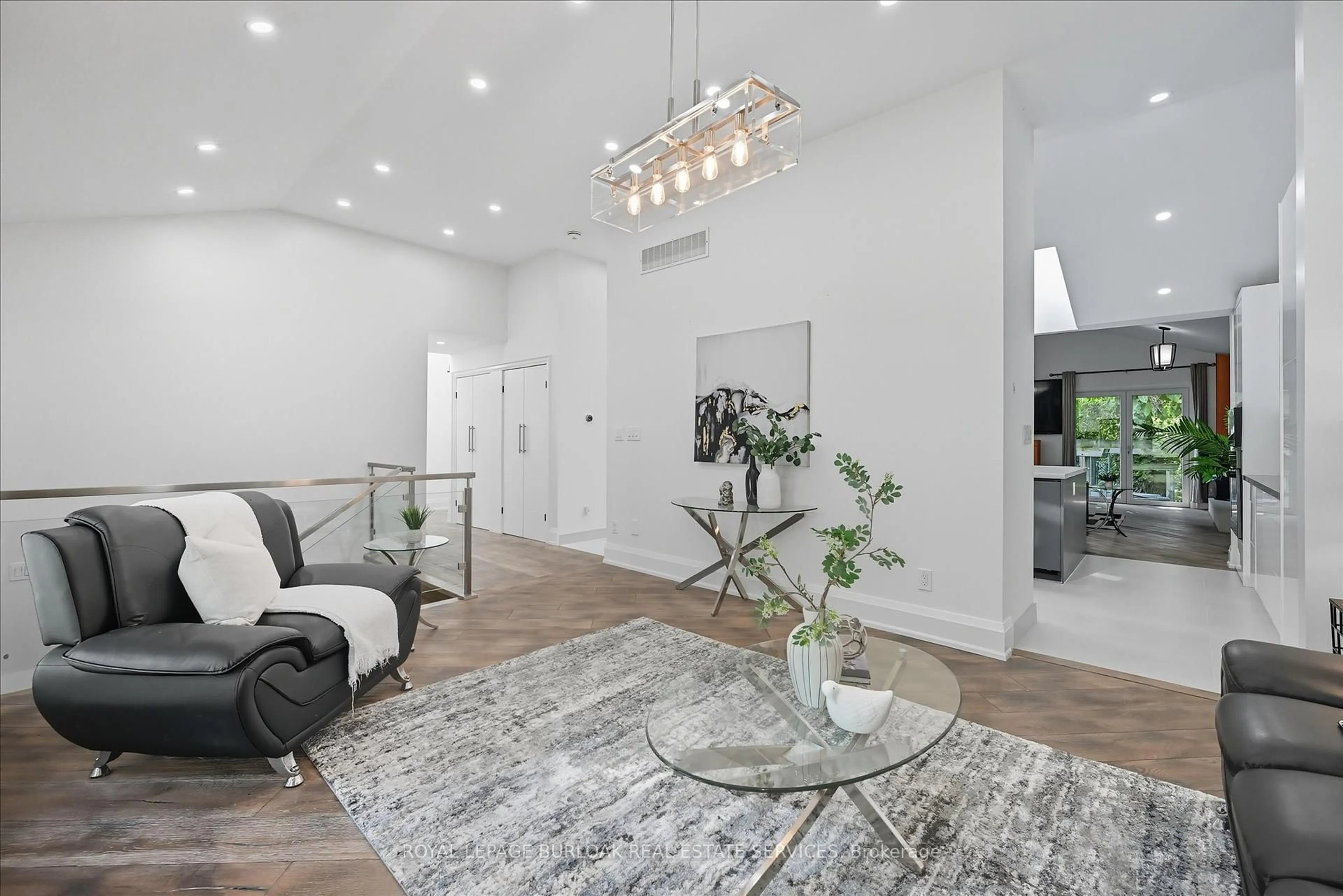 Unknown for 568 Dynes Rd, Burlington Ontario L7N 2V2