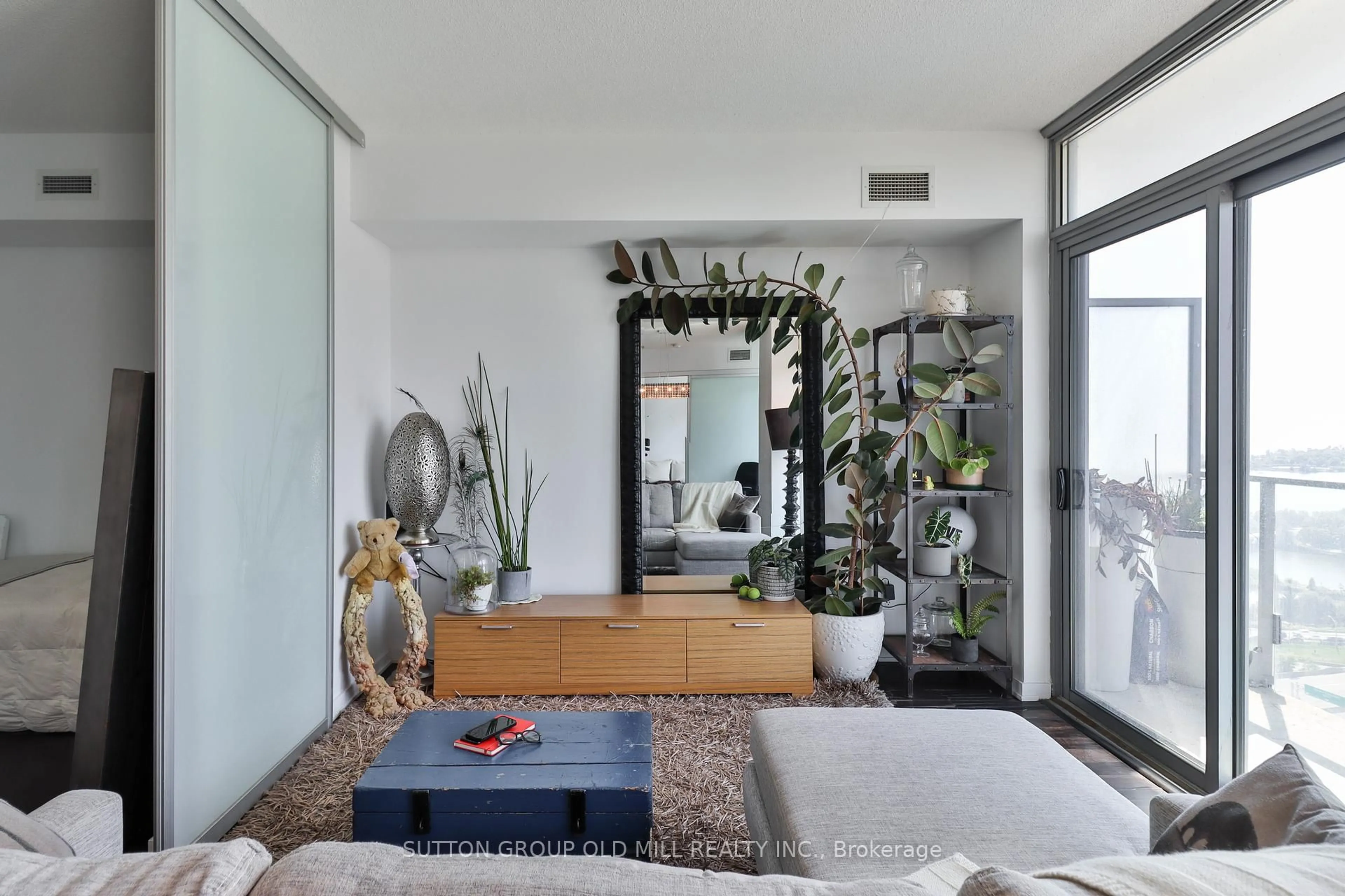 Unknown for 103 The Queensway #2210, Toronto Ontario M6S 5B3