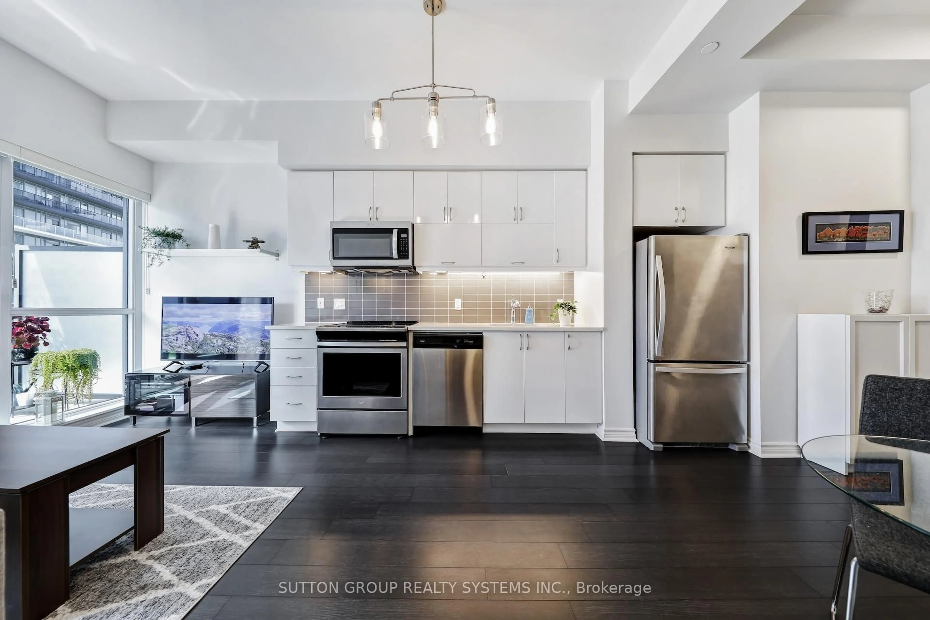 Open concept kitchen, unknown for 39 Annie Craig Dr #1604, Toronto Ontario M8V 0H1