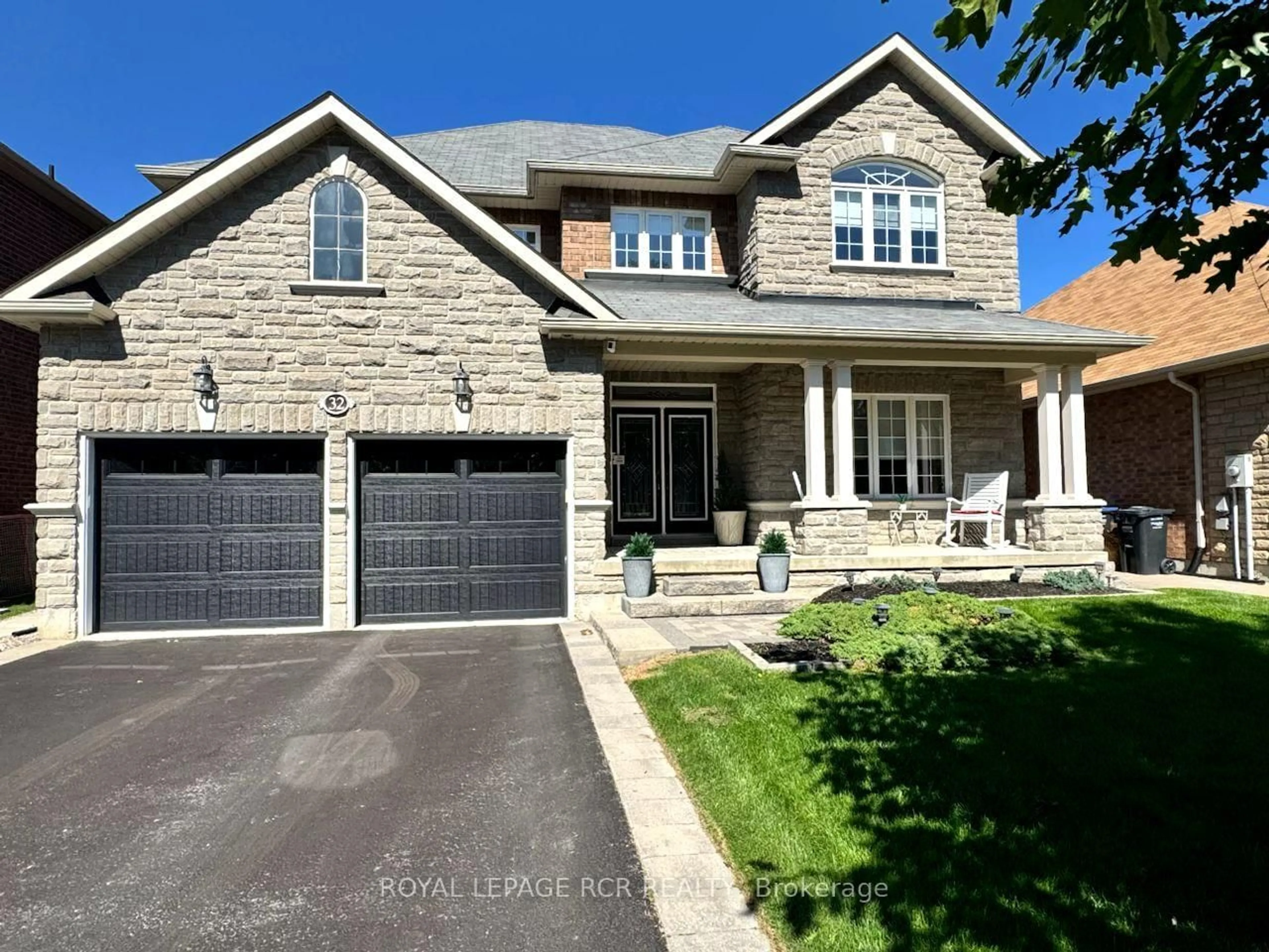 Home with brick exterior material, street for 32 Borland Cres, Caledon Ontario L7C 3M4