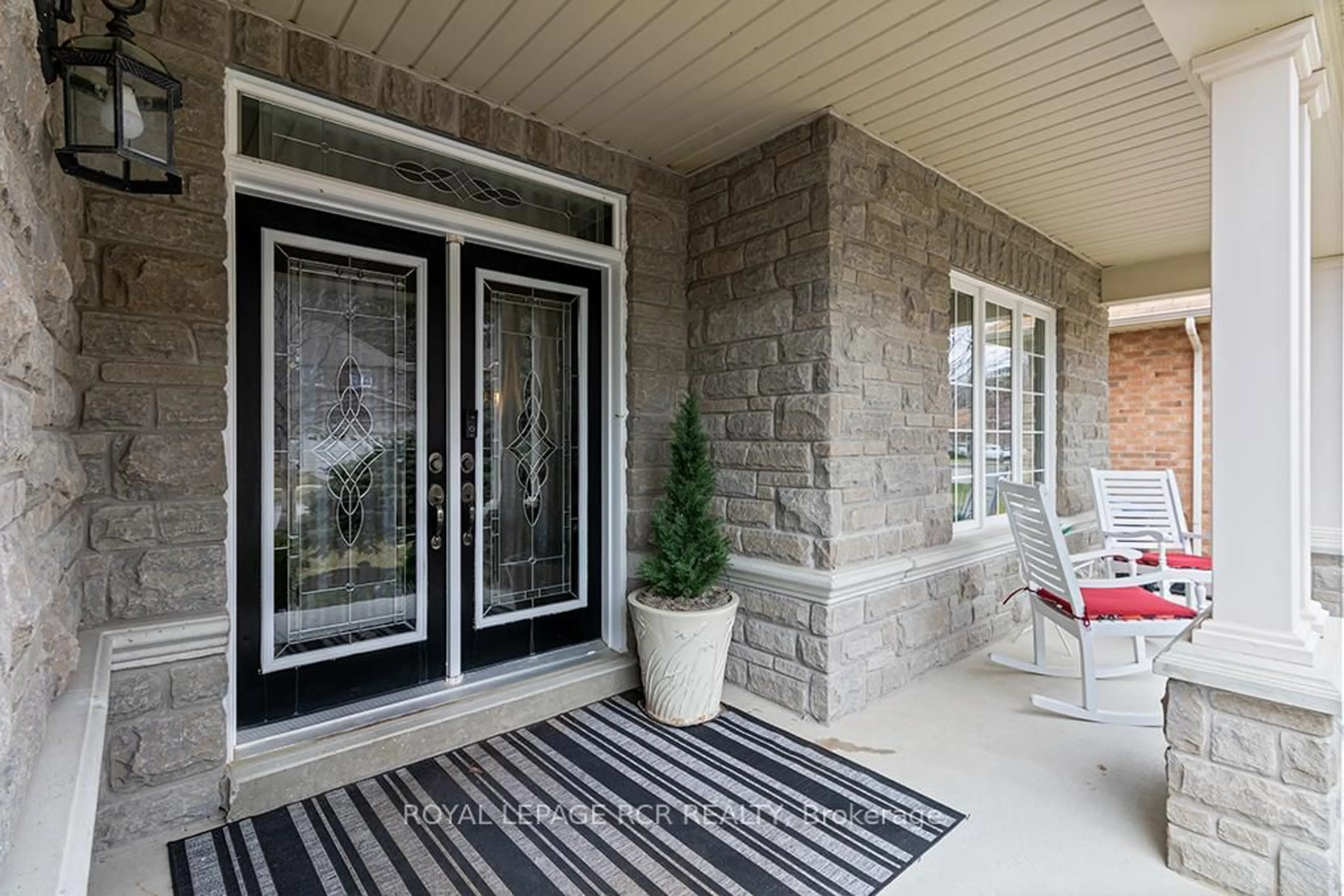 Indoor entryway for 32 Borland Cres, Caledon Ontario L7C 3M4