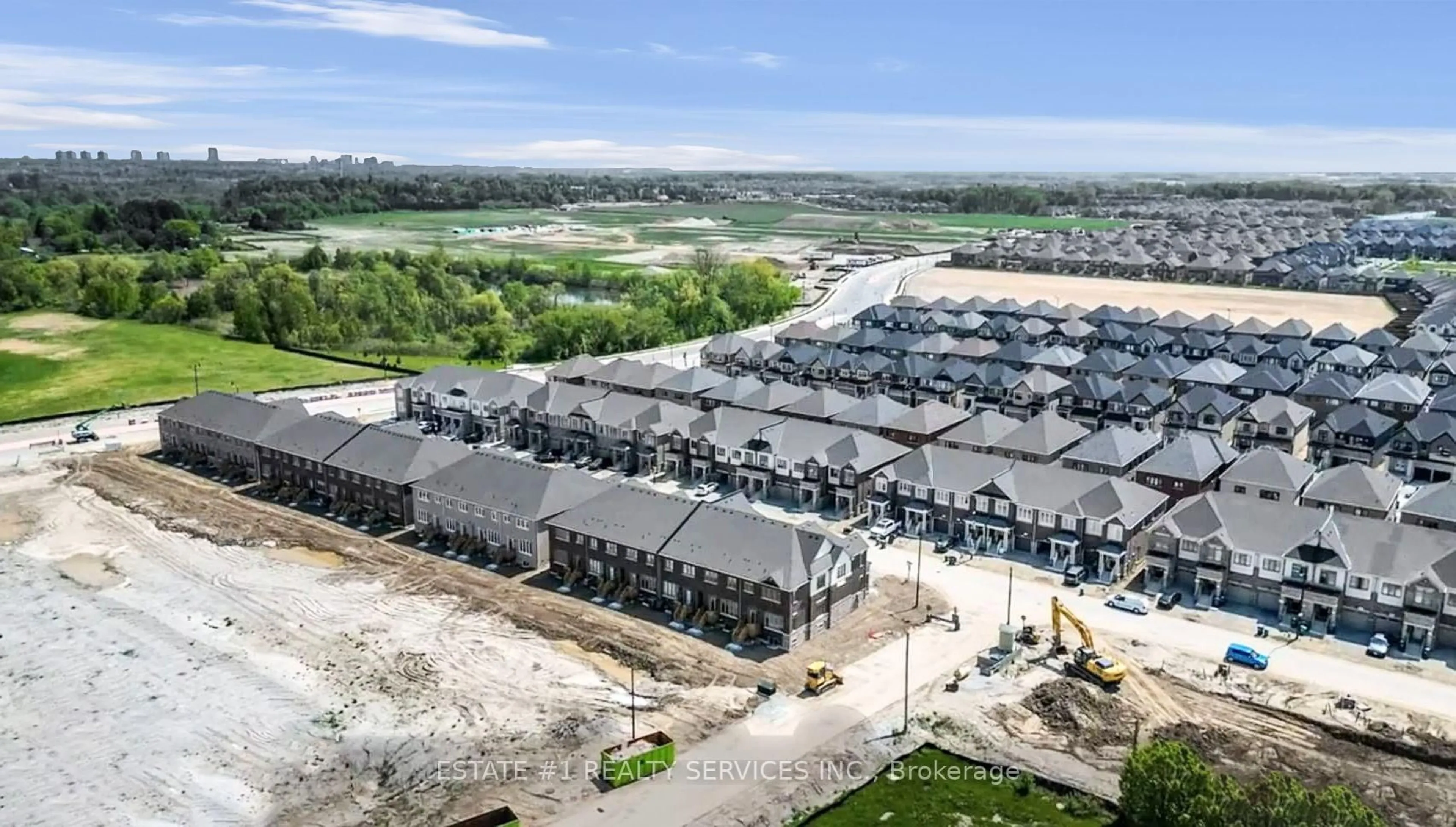 A pic from outside/outdoor area/front of a property/back of a property/a pic from drone, unknown for 29 Bermondsey Way, Brampton Ontario L6Y 0E4