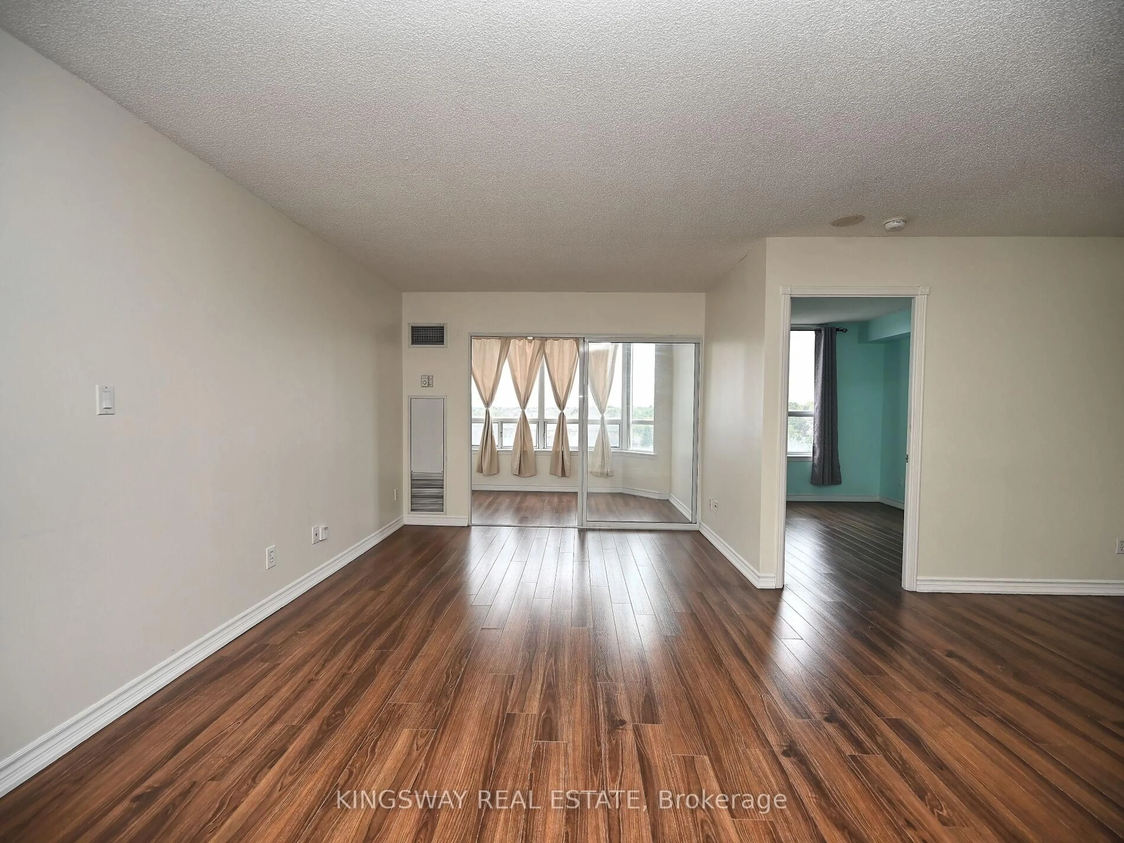 A pic of a room for 135 Hillcrest Ave #709, Mississauga Ontario L5B 4B1