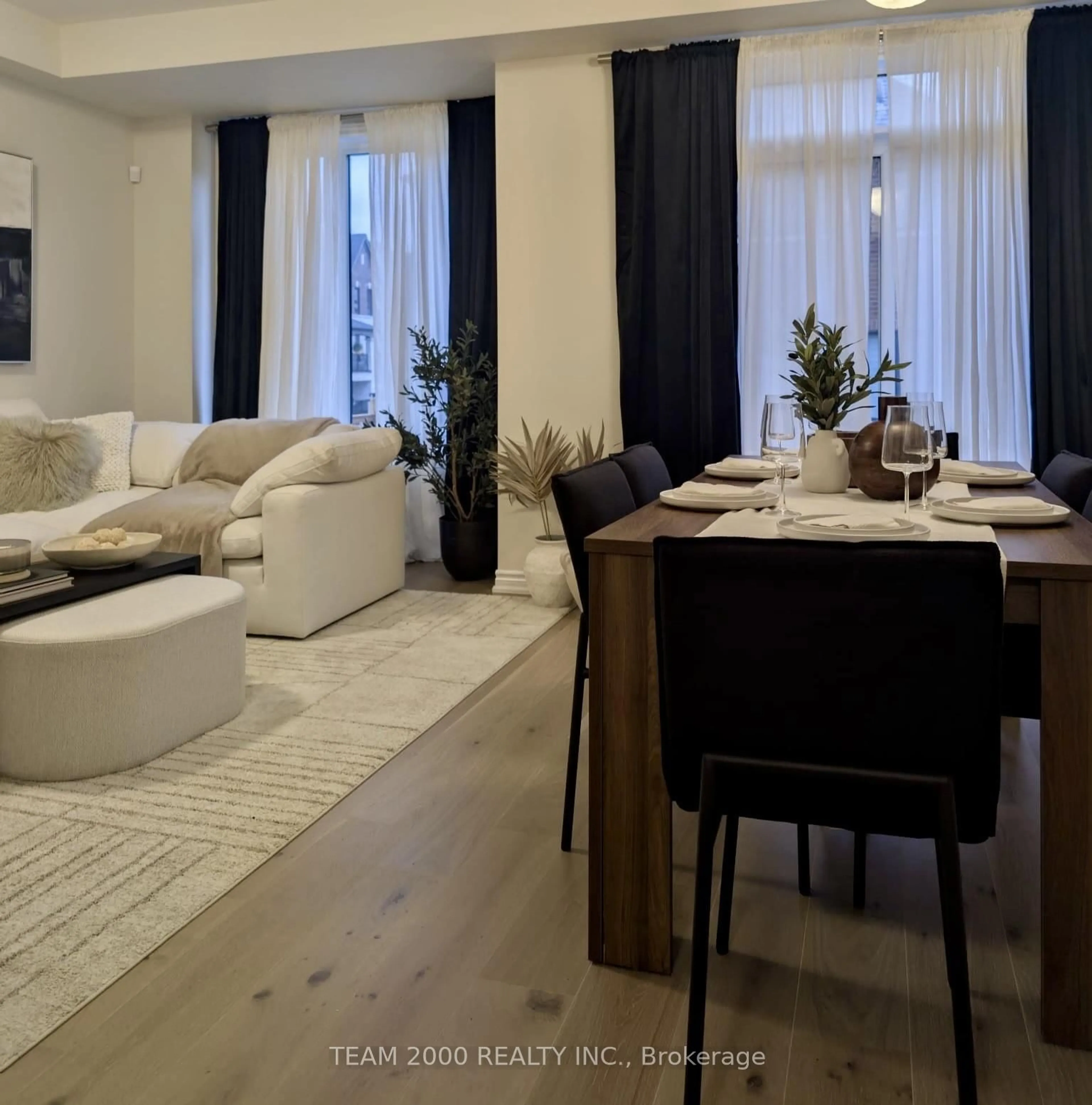 Living room with furniture, unknown for 2090 Fairmount Common, Burlington Ontario L7P 0V8