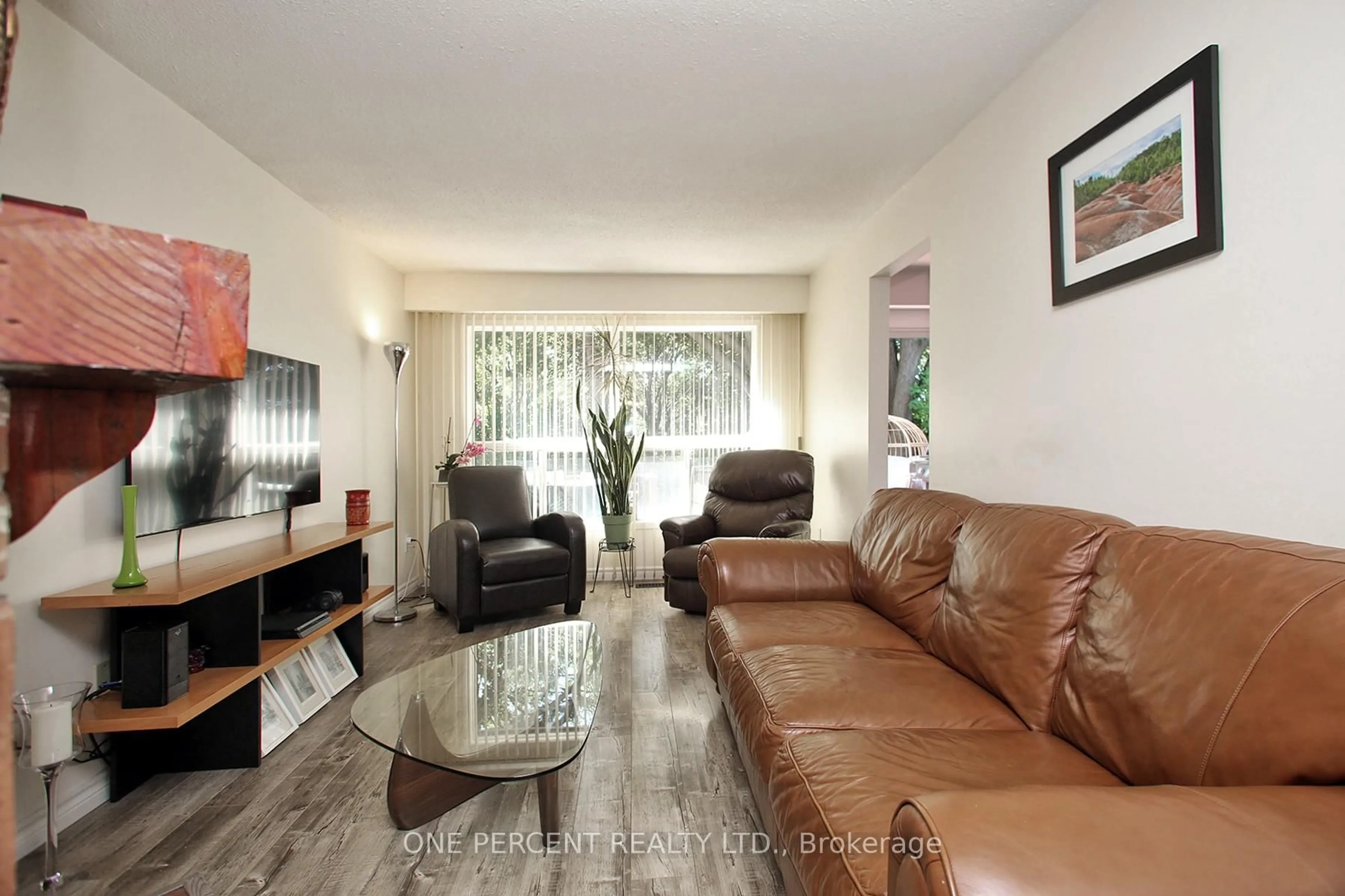 Living room with furniture, unknown for 72 Malabar Cres, Brampton Ontario L6S 3X8