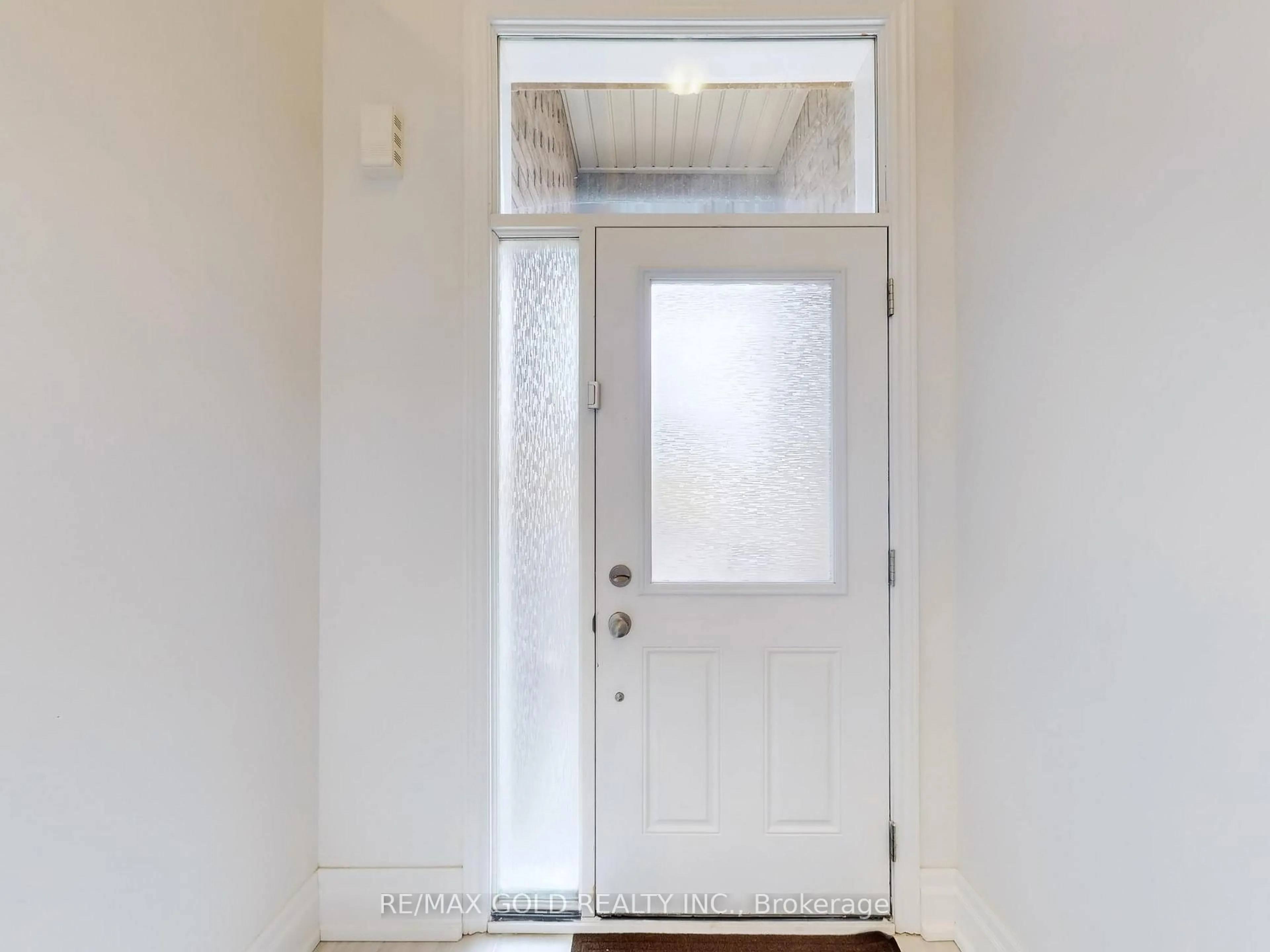 Indoor entryway for 21 Gemma Pl, Brampton Ontario L6Z 0J5