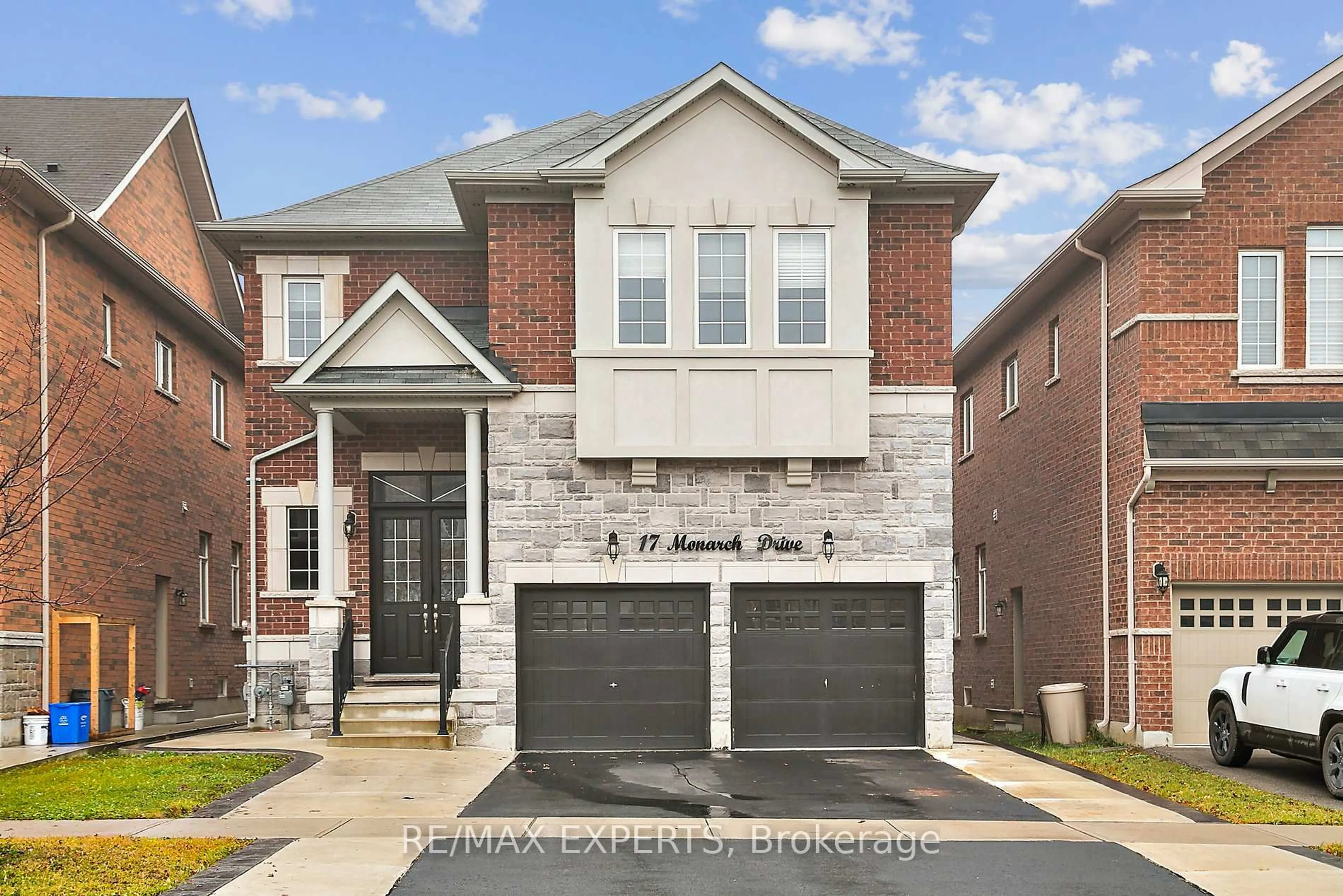 Home with brick exterior material, street for 17 Monarch Dr, Halton Hills Ontario L7G 0H9