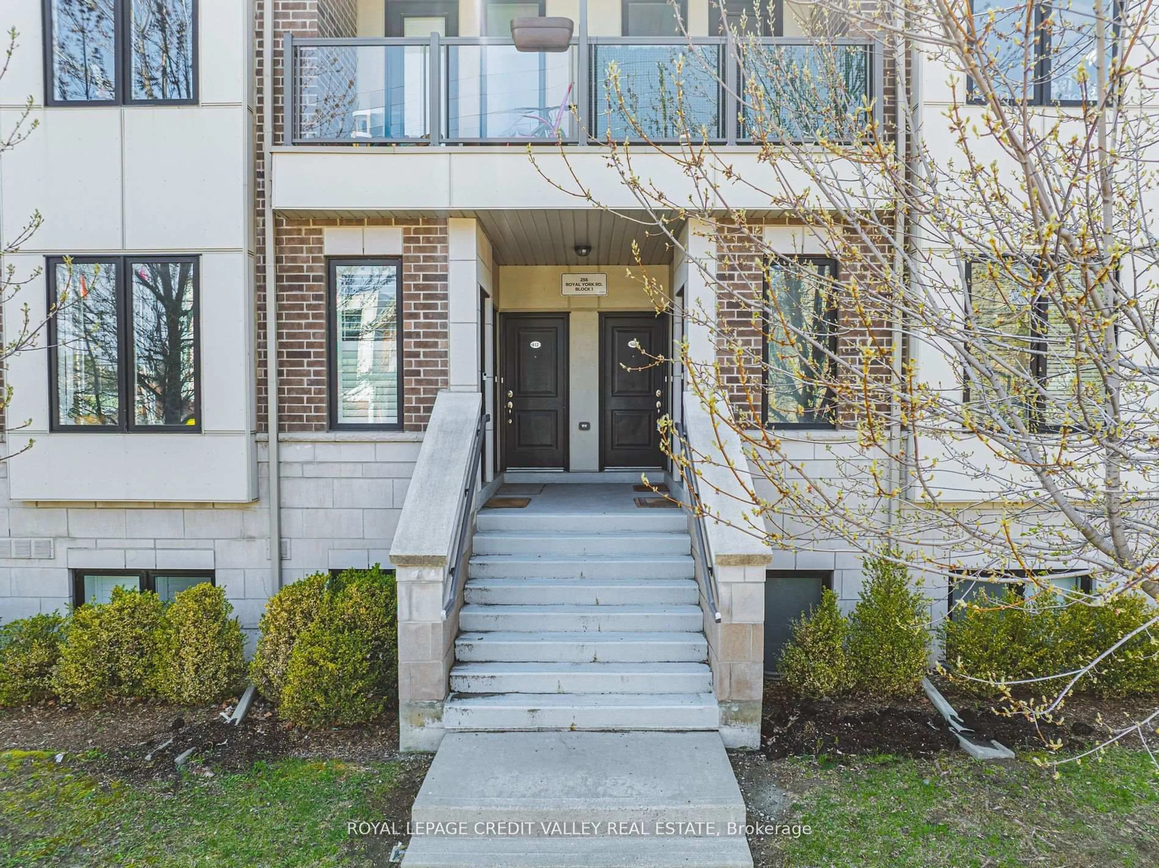 Unknown for 256 Royal York Rd #116, Toronto Ontario M8V 1Y8