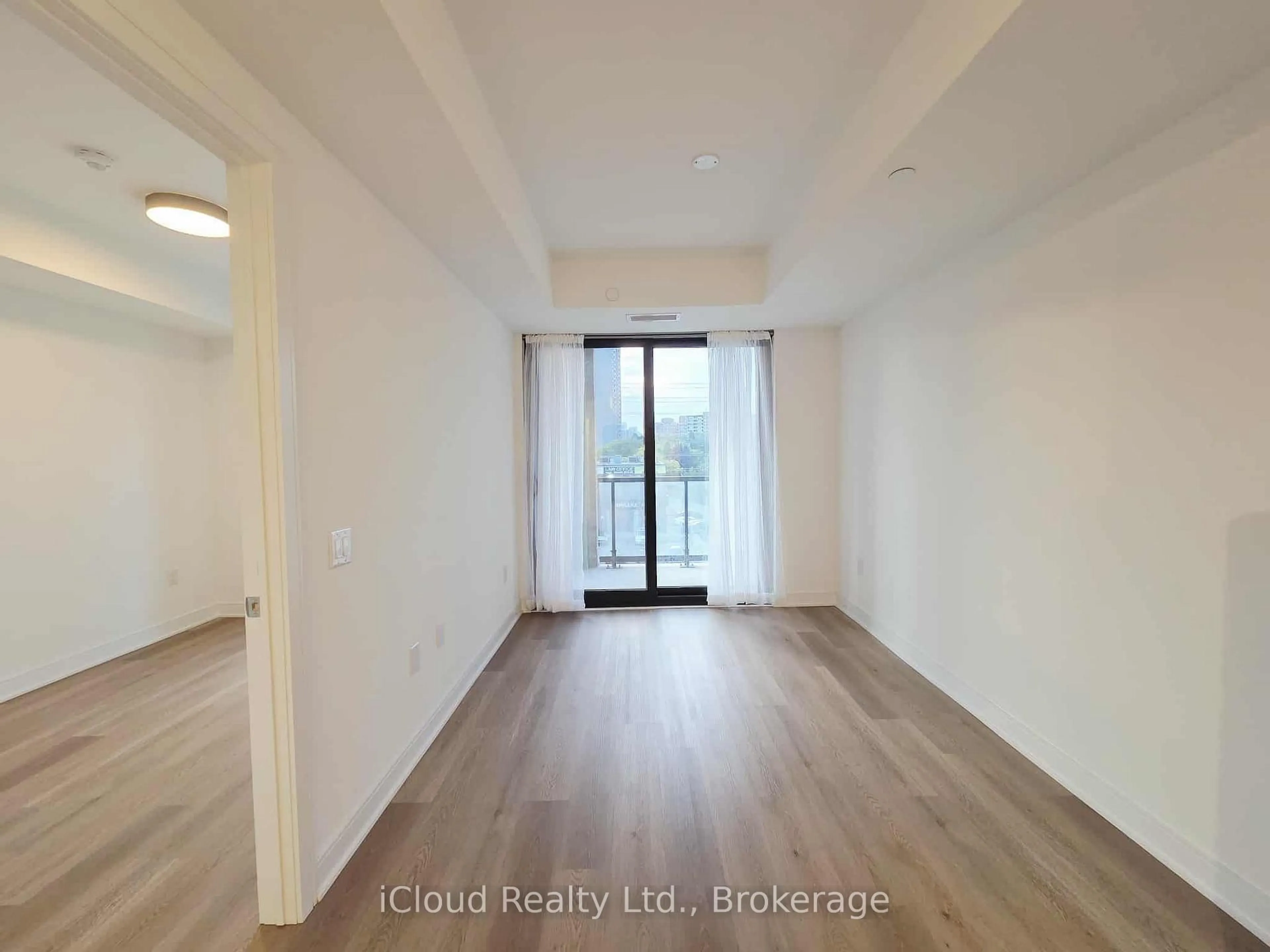 A pic of a room for 86 Dunas St, Mississauga Ontario L5A 0B1