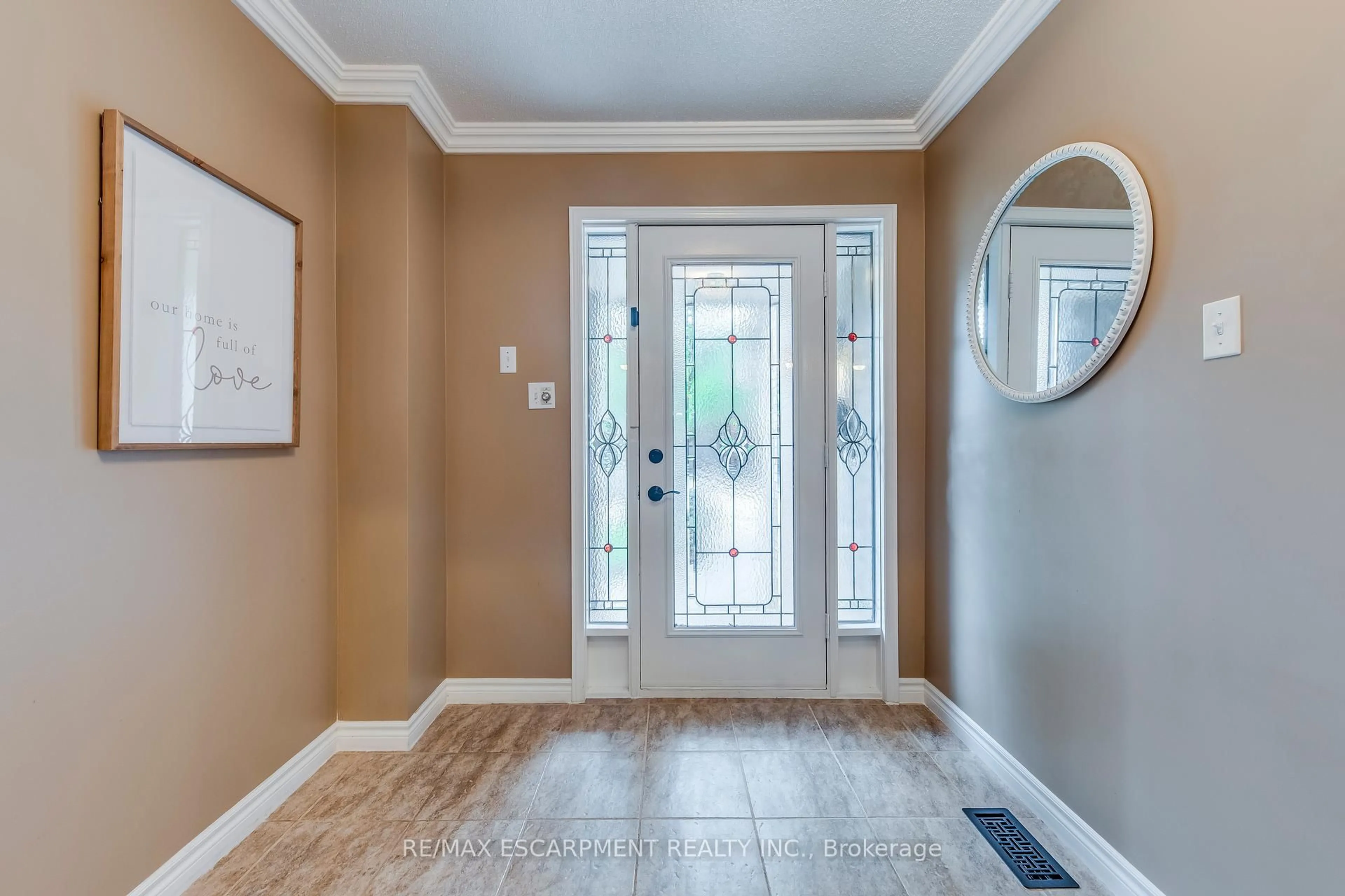 Indoor entryway for 1246 Saddler Circ, Oakville Ontario L6M 2X5