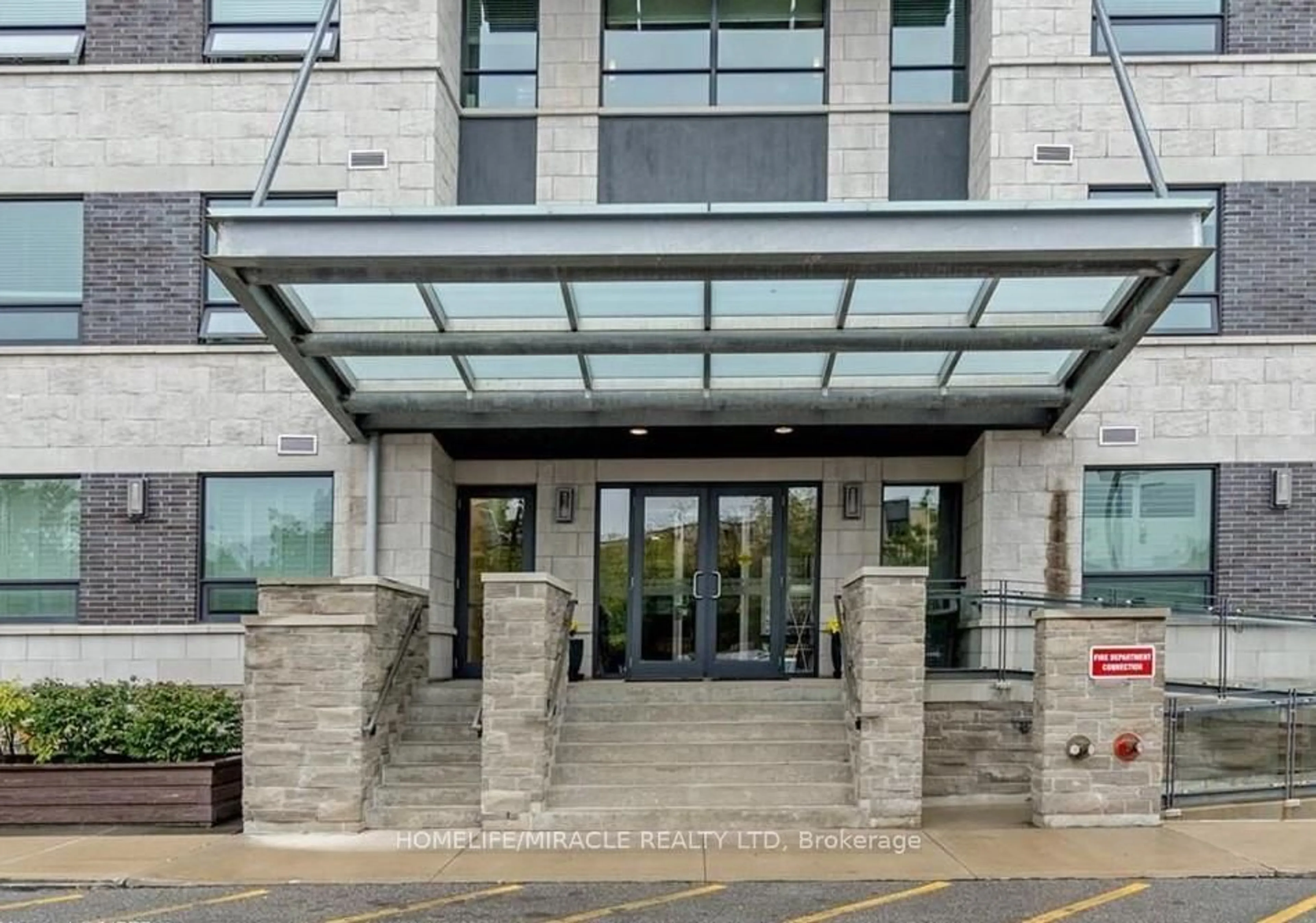 Indoor foyer for 383 Main St E #502, Milton Ontario L9T 1P7