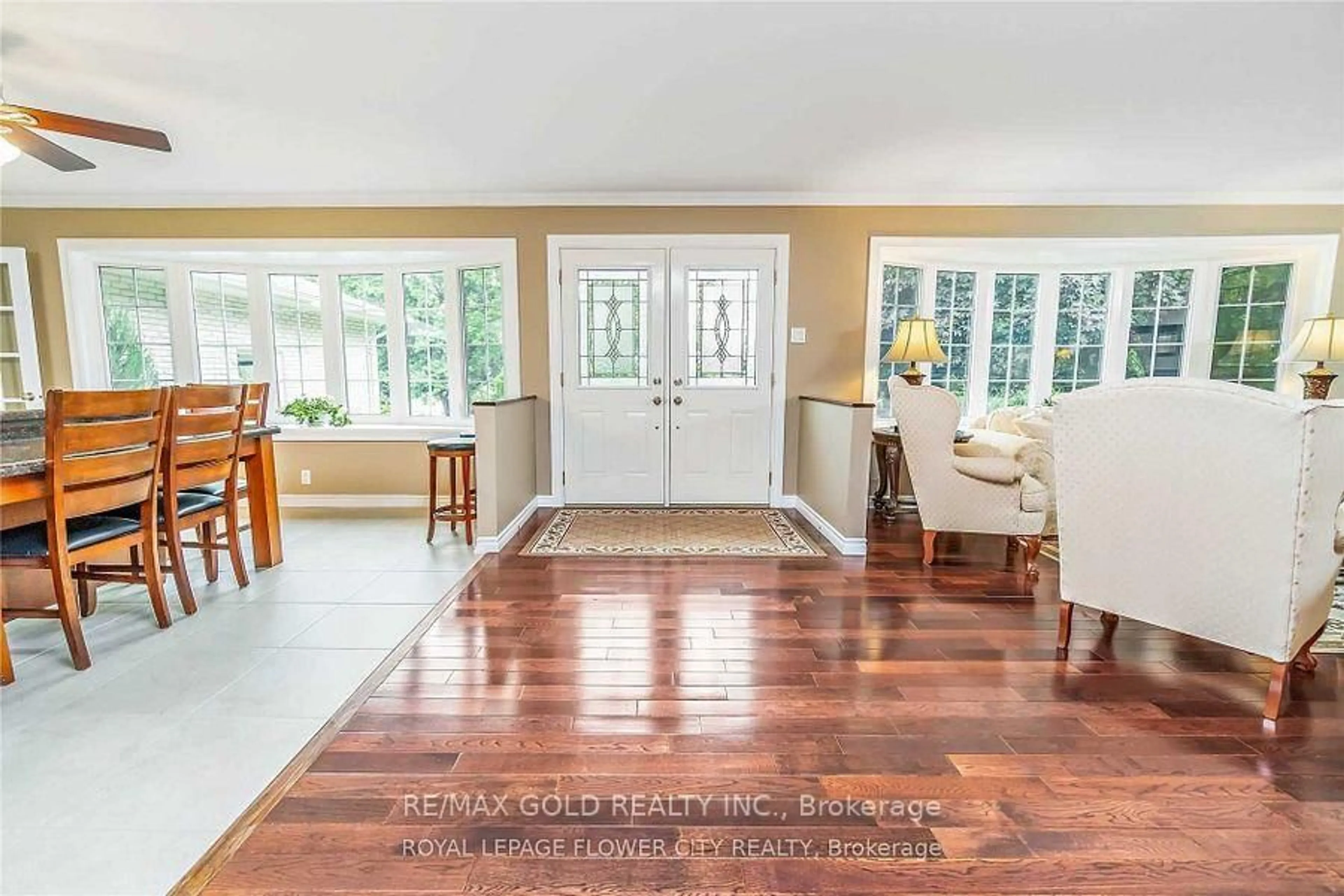 Indoor entryway for 12471 Fifth Sdrd, Halton Hills Ontario L7G 4S6