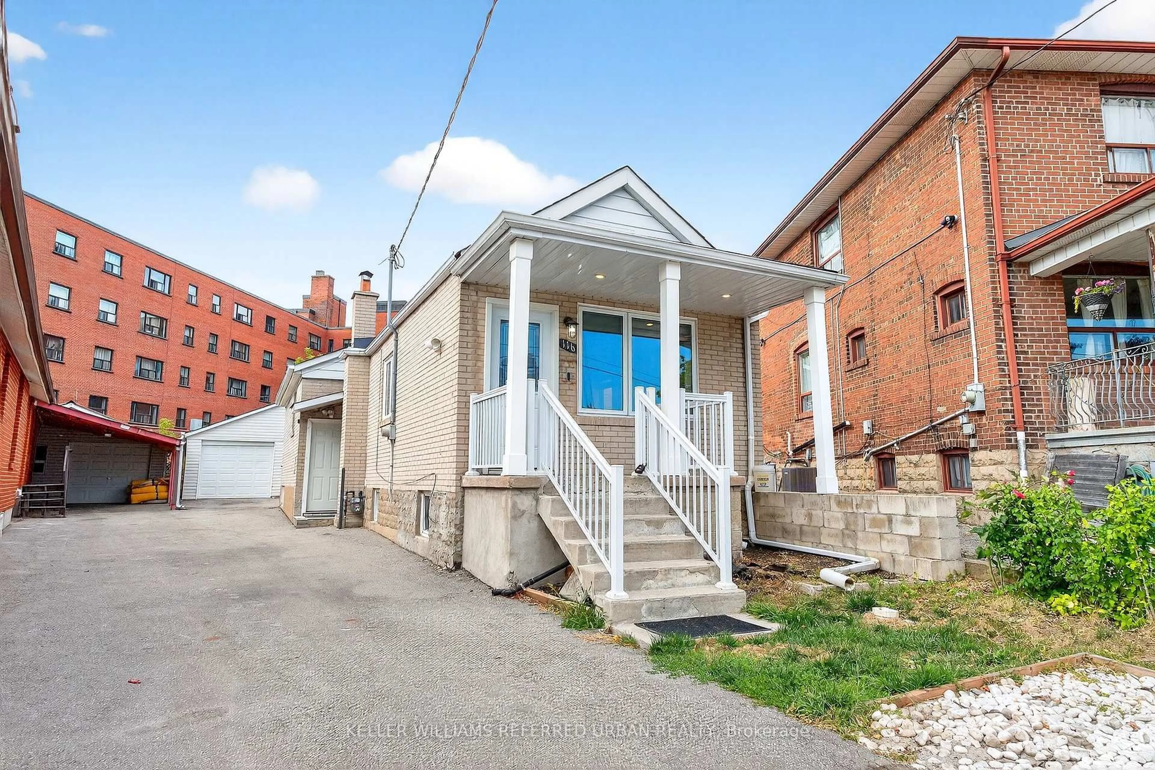 Unknown for 116 Branstone Rd, Toronto Ontario M6E 4E5