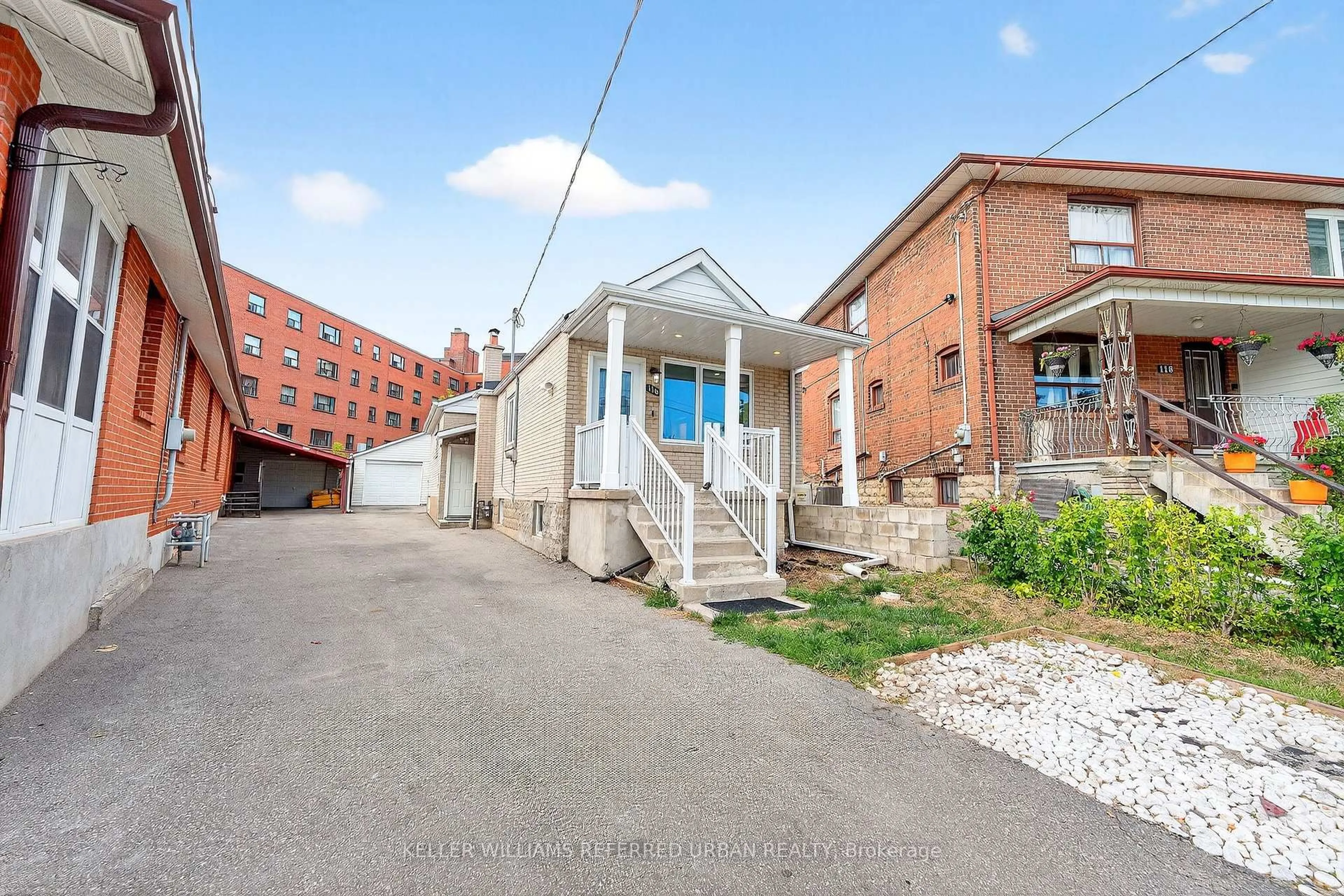 Unknown for 116 Branstone Rd, Toronto Ontario M6E 4E5