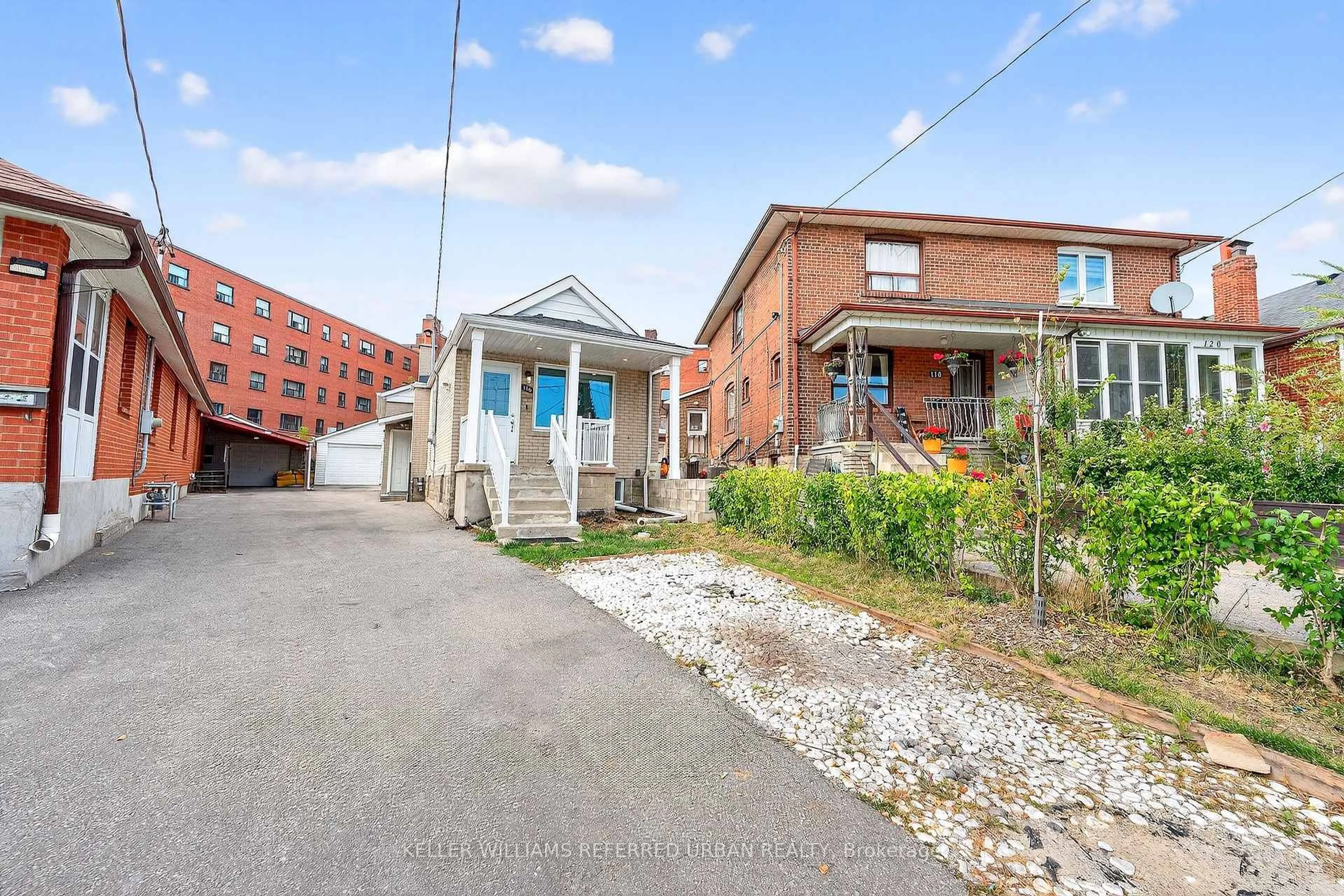 Unknown for 116 Branstone Rd, Toronto Ontario M6E 4E5
