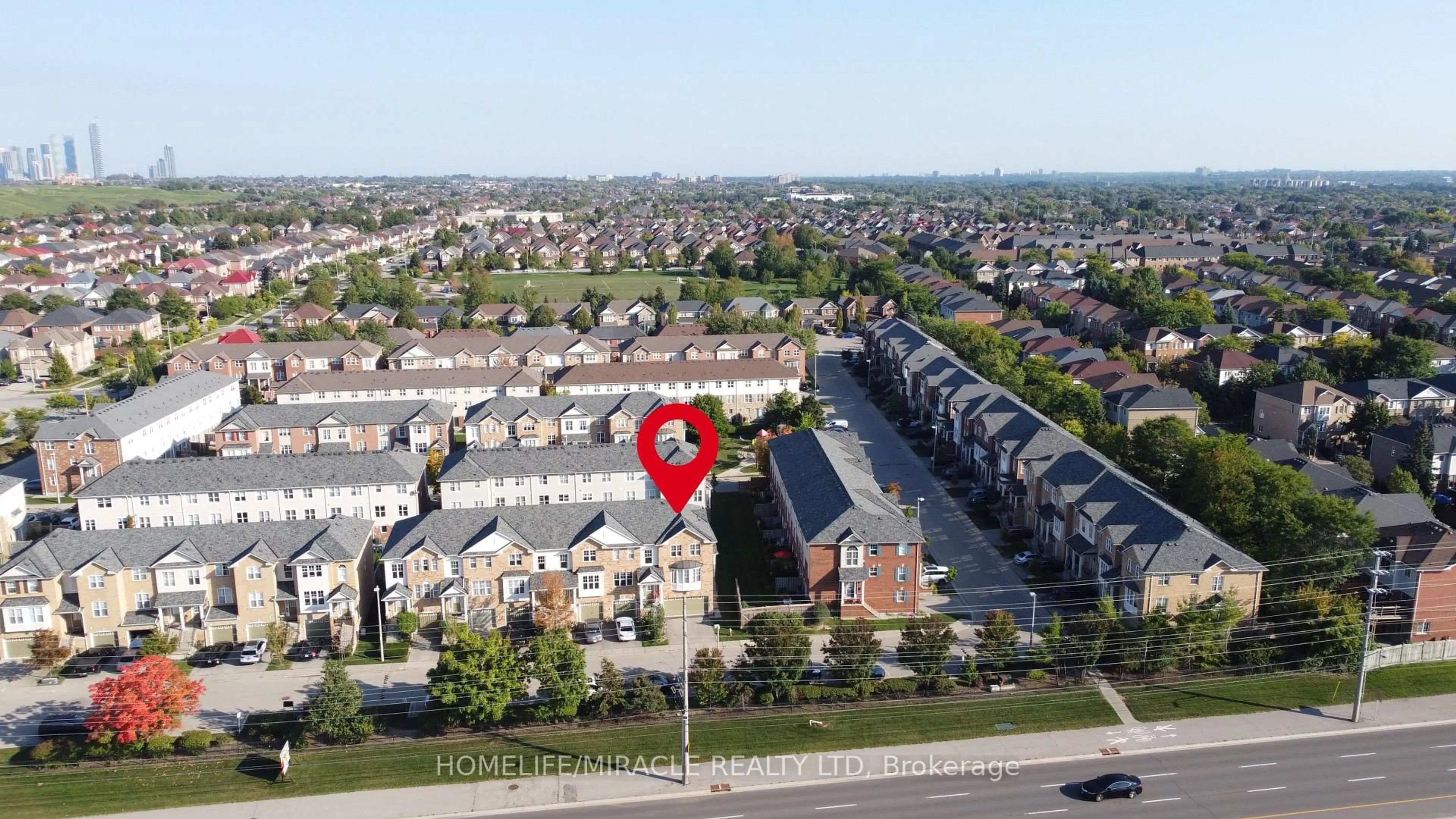 A pic from outside/outdoor area/front of a property/back of a property/a pic from drone, street for 5980 Whitehorn Ave #38, Mississauga Ontario L5A 5X2