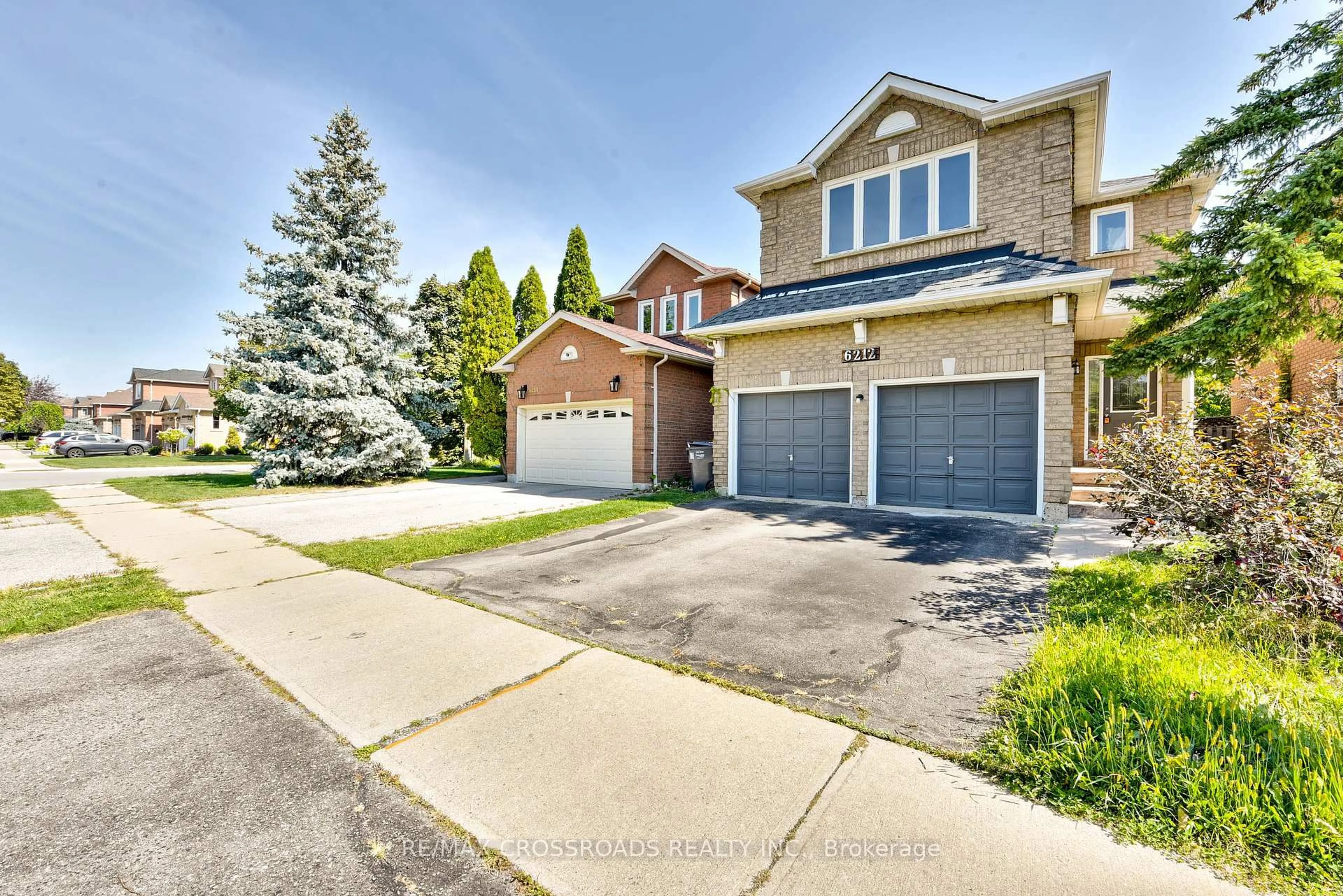 Home with brick exterior material, street for 6212 Ford Rd, Mississauga Ontario L5V 1X2
