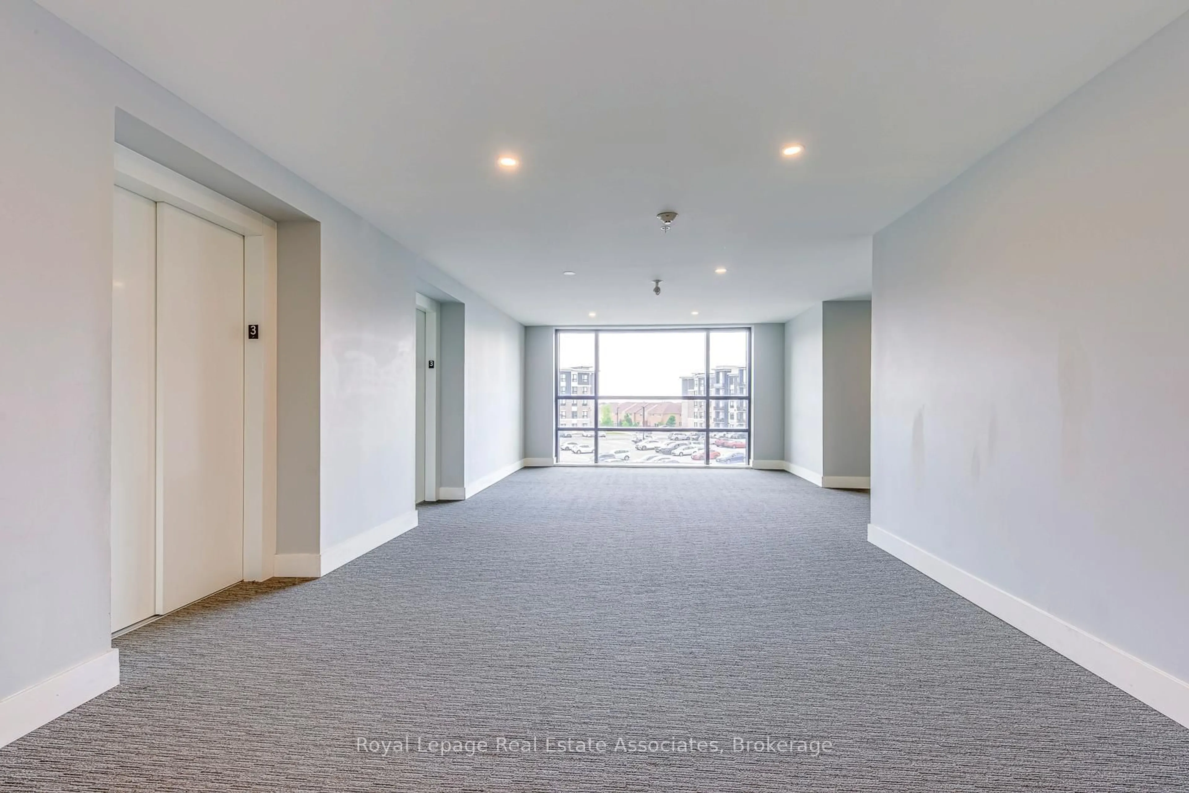 Indoor foyer for 630 Sauve St #309, Milton Ontario L9T 9A6