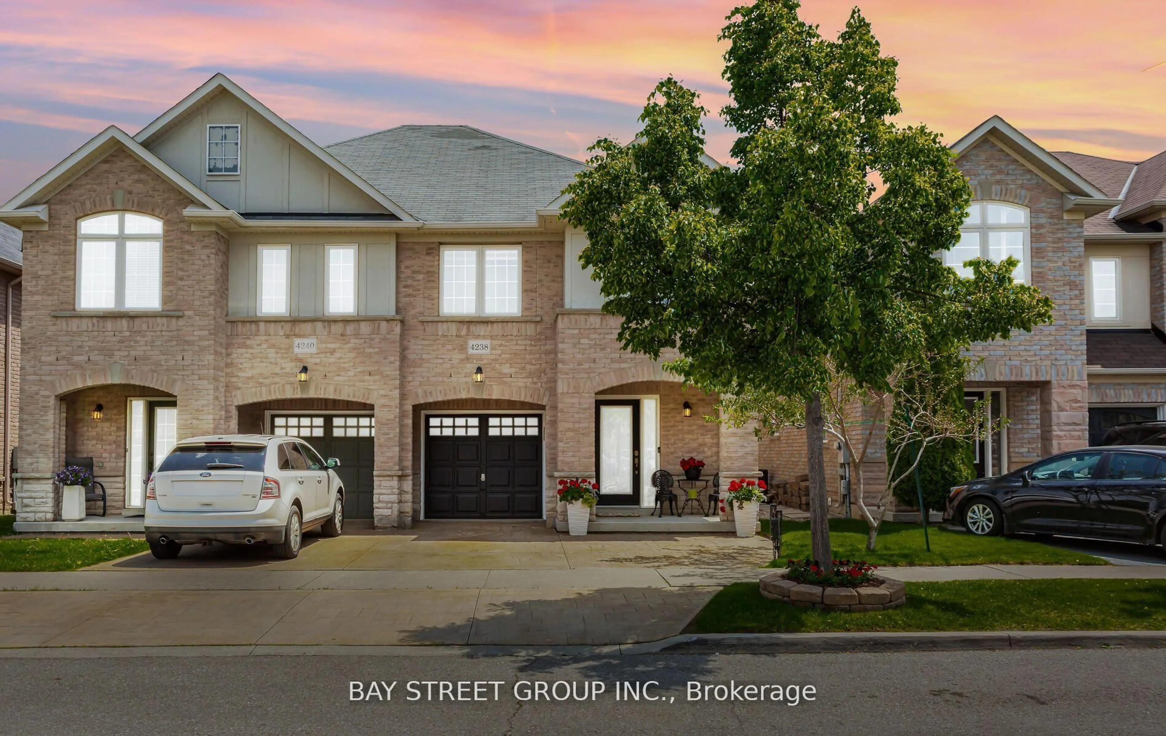 Home with brick exterior material, street for 4238 Thomas Alton Blvd, Burlington Ontario L7M 0M7