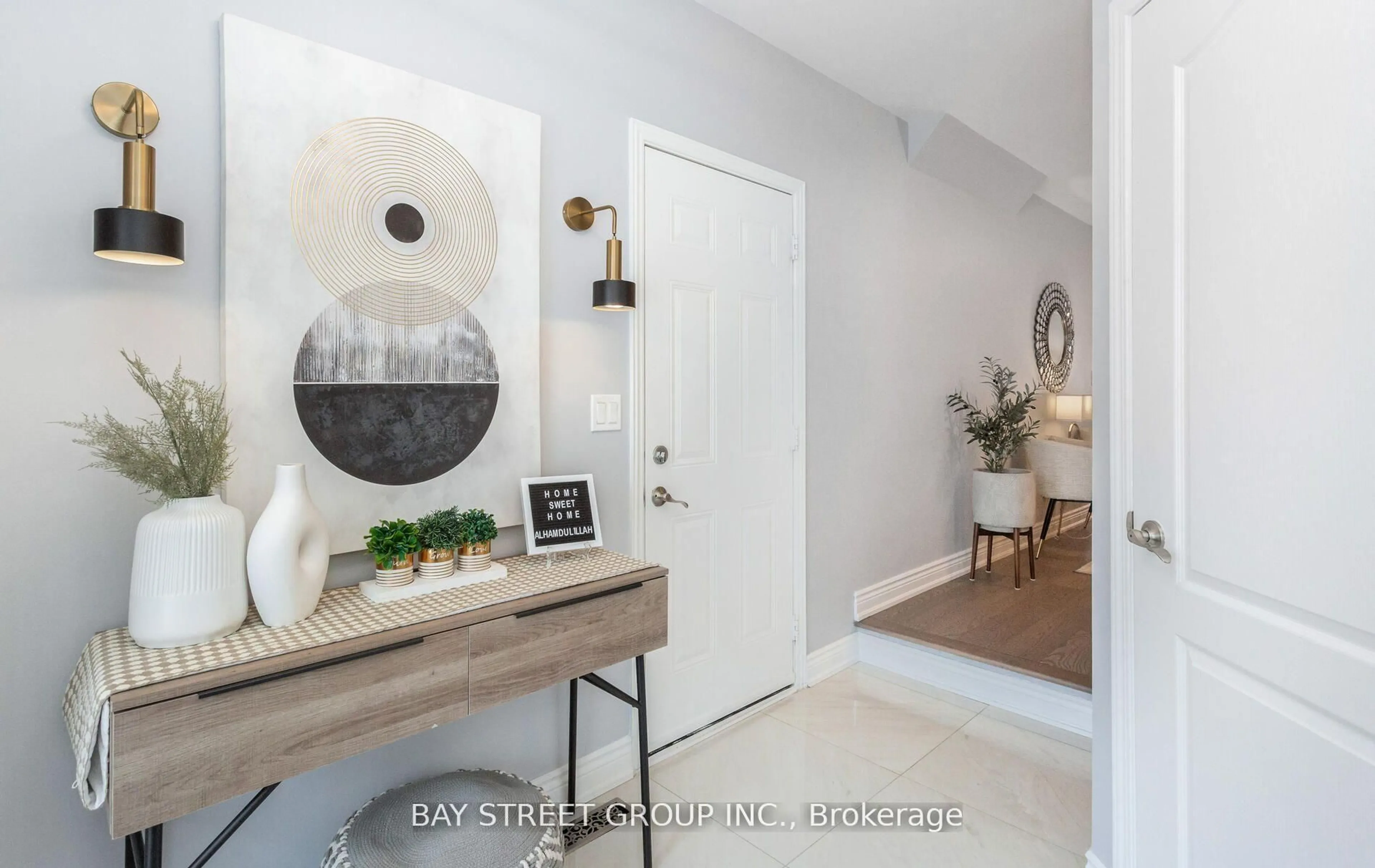 Indoor entryway for 4238 Thomas Alton Blvd, Burlington Ontario L7M 0M7