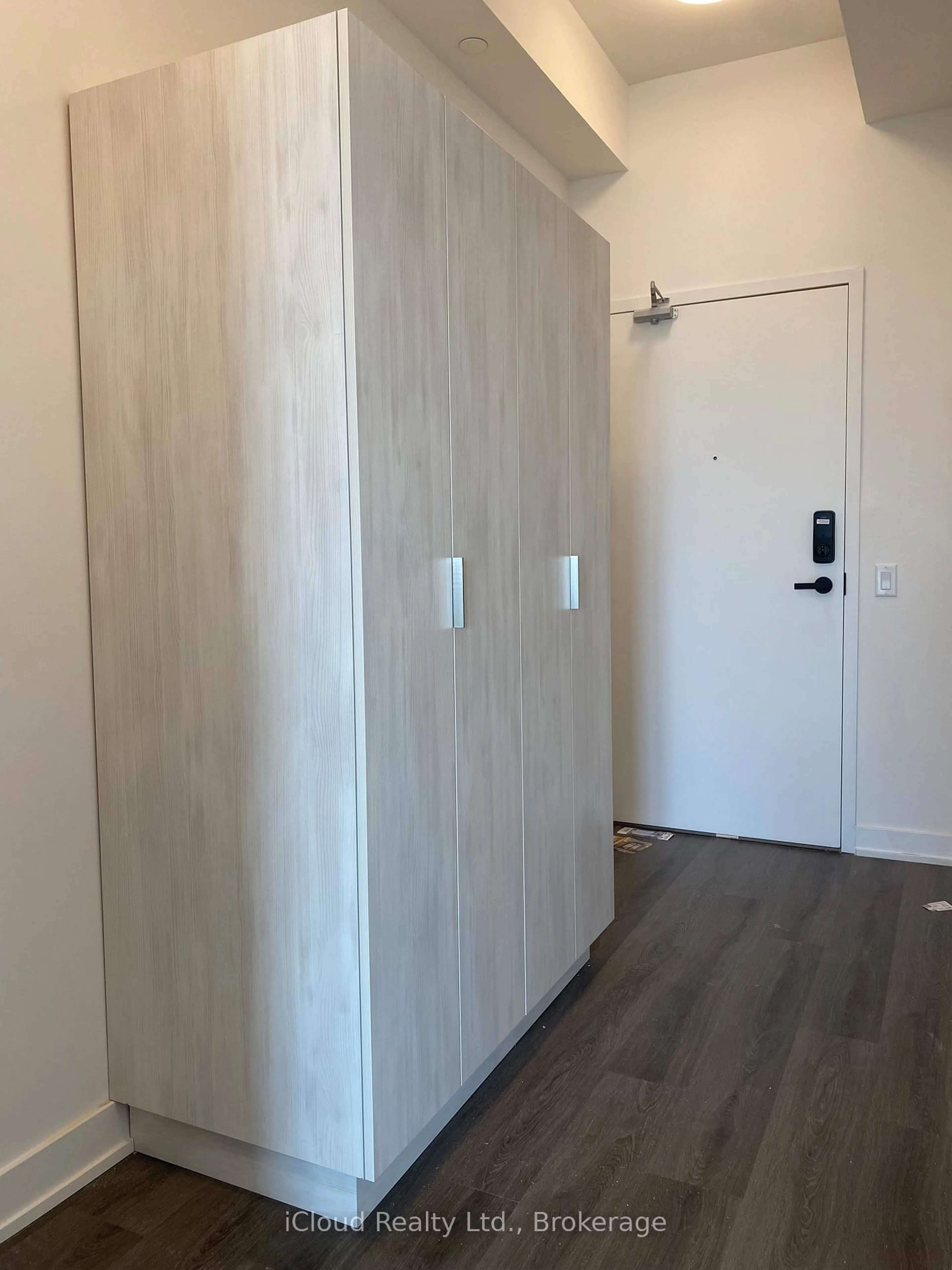 Unknown for 3883 Quartz Rd #3111, Mississauga Ontario L5B 0M4