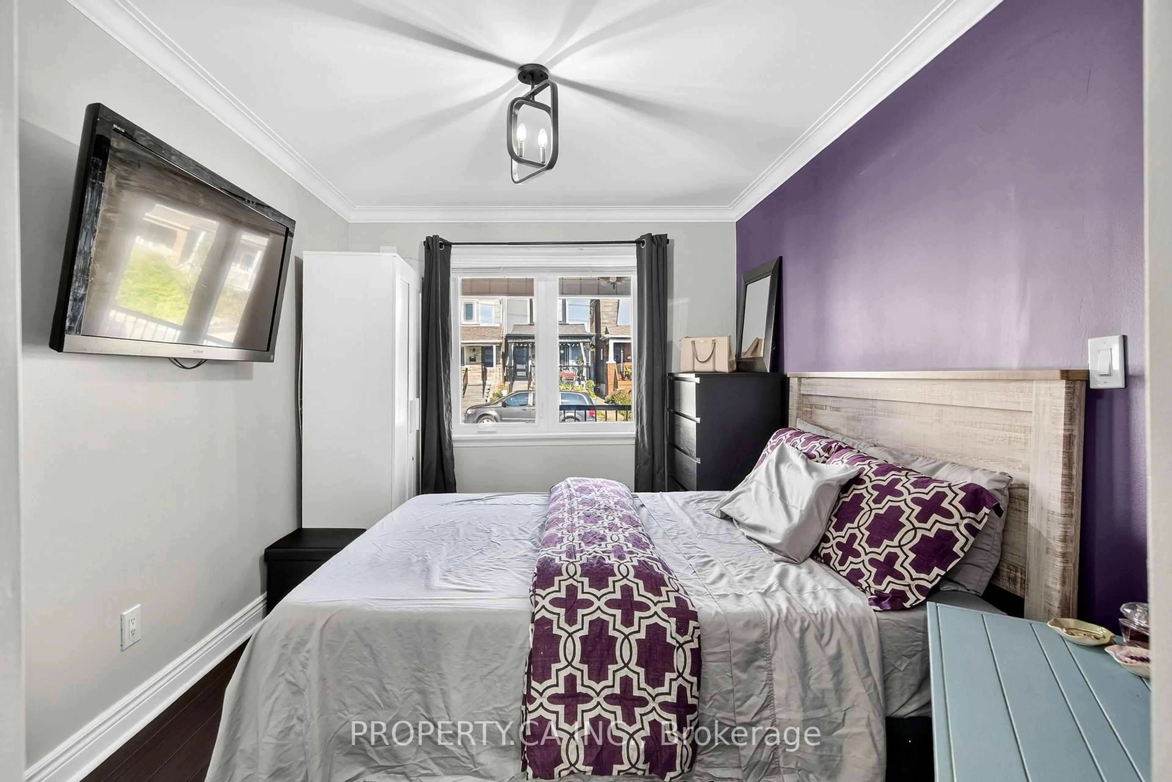 Bedroom with bed, unknown for 358 McRoberts Ave, Toronto Ontario M6E 4P9