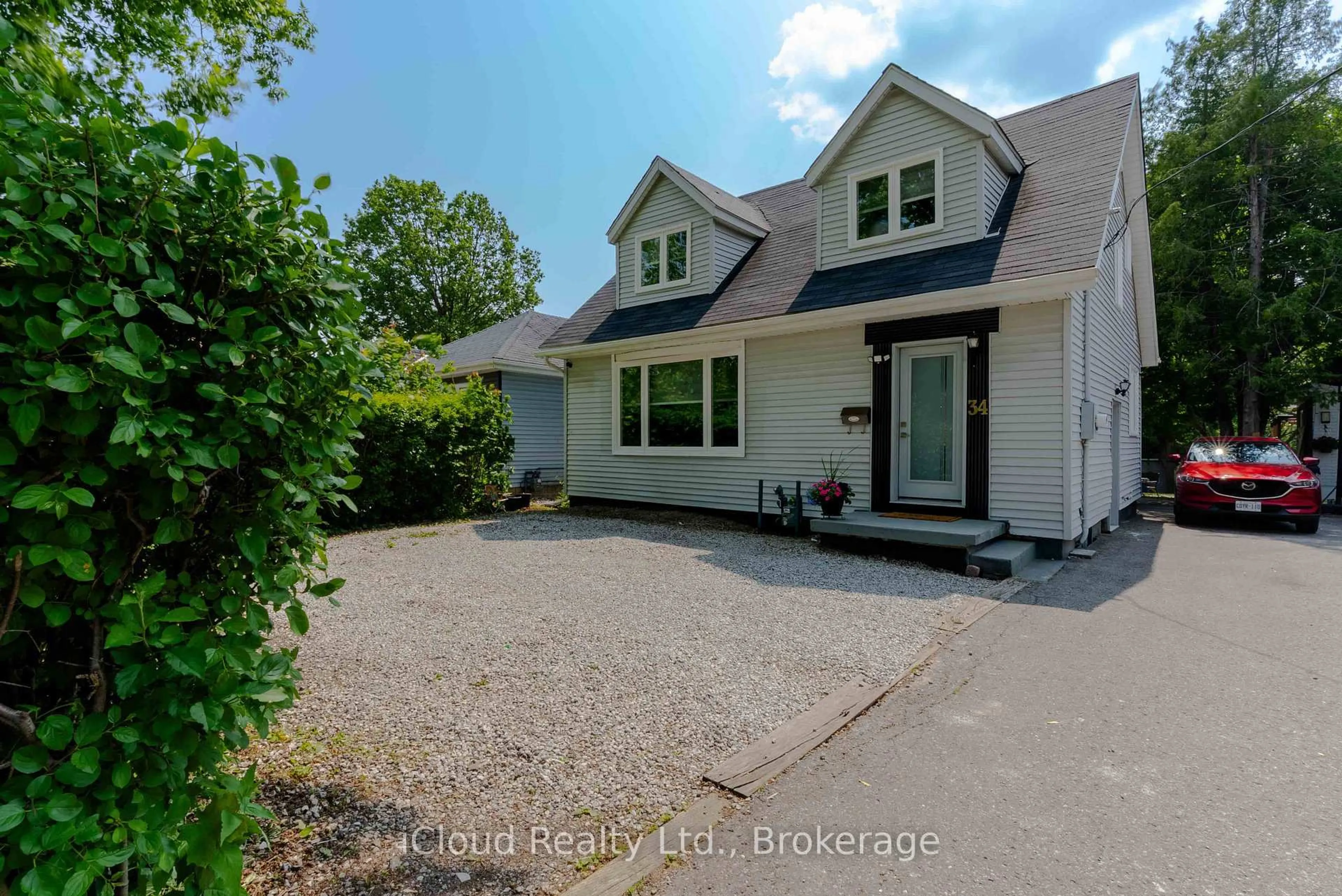 A pic from outside/outdoor area/front of a property/back of a property/a pic from drone, street for 34 Mercer Dr, Brampton Ontario L6X 1B4