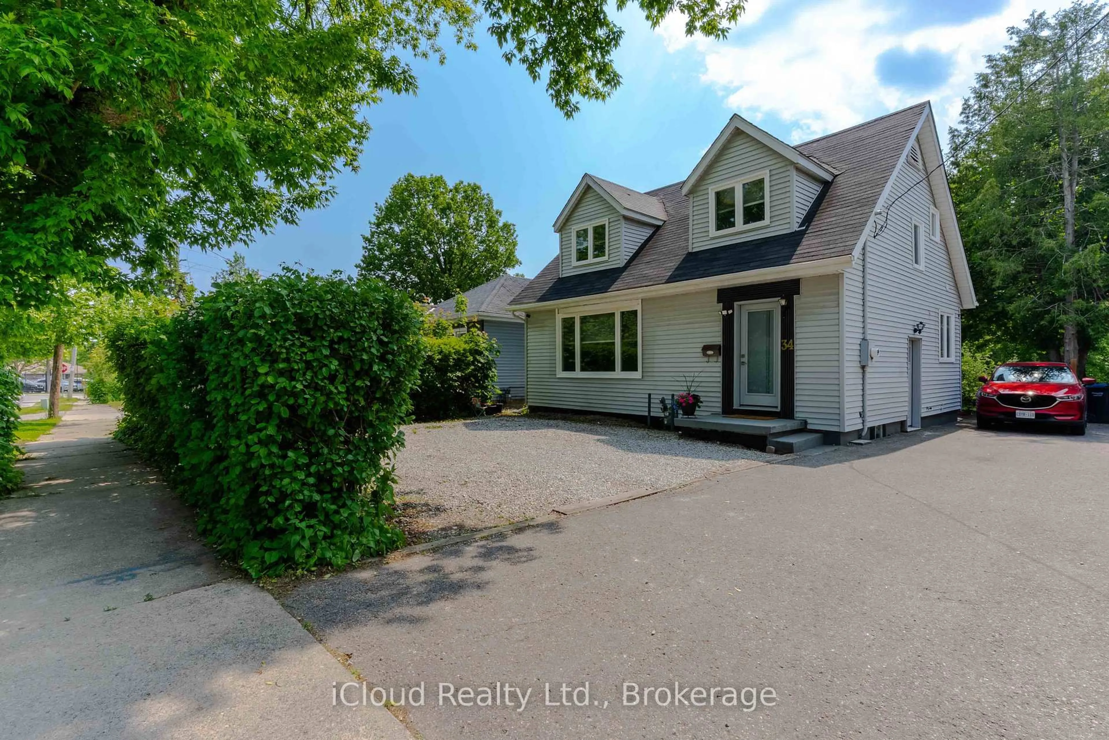 A pic from outside/outdoor area/front of a property/back of a property/a pic from drone, street for 34 Mercer Dr, Brampton Ontario L6X 1B4
