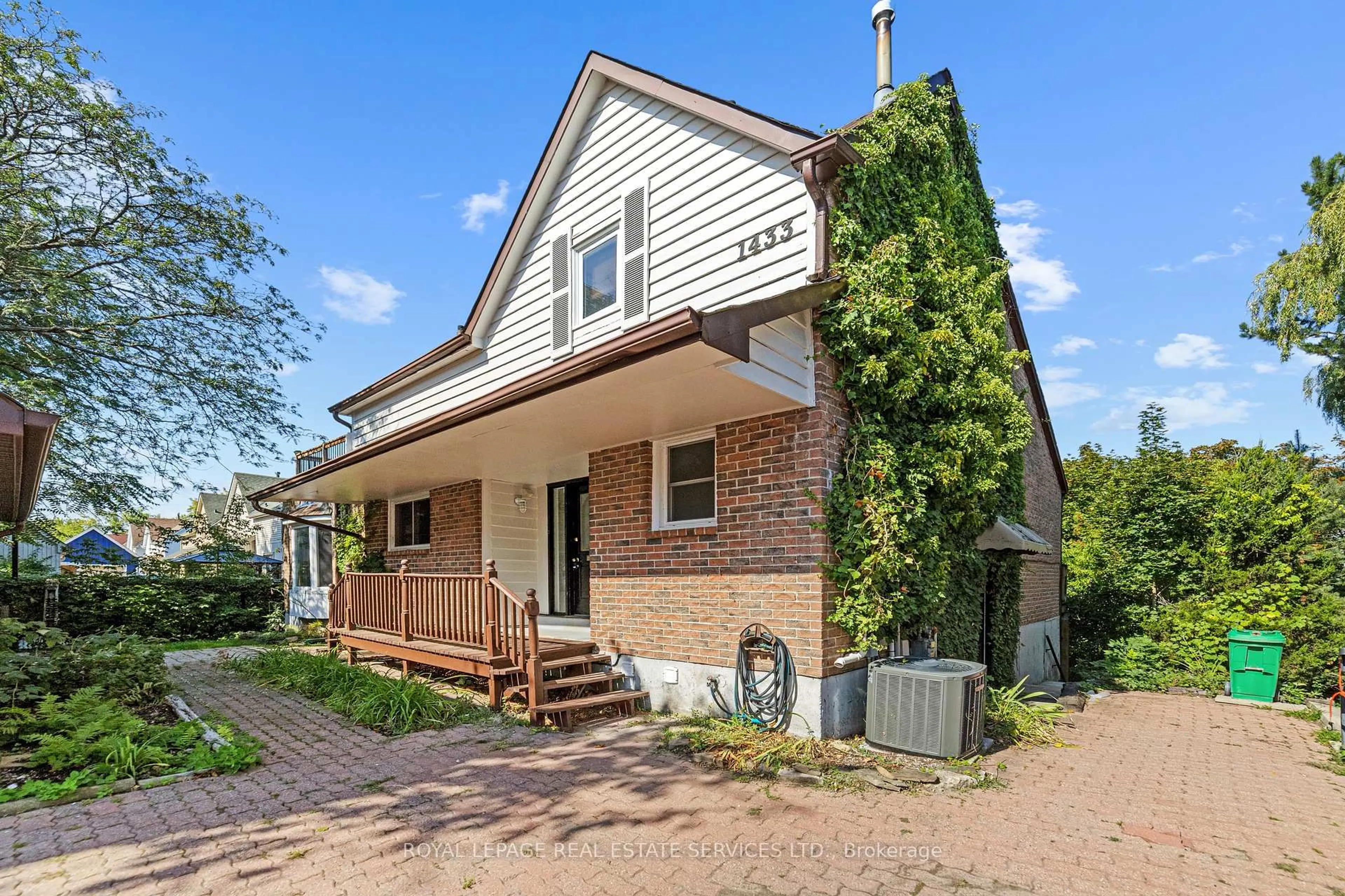 Home with brick exterior material, street for 1433 Lefkas Crt, Mississauga Ontario L5J 4L8