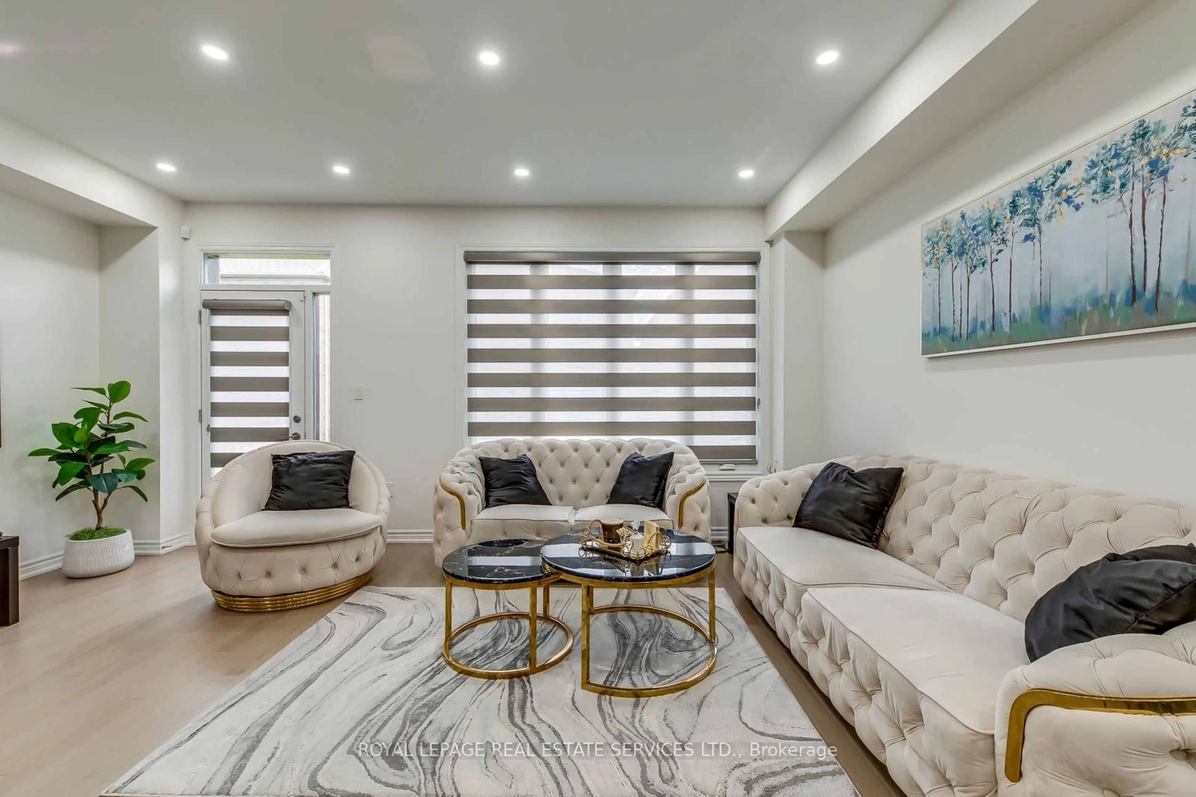 Living room with furniture, unknown for 595 Celandine Terr, Milton Ontario L9E 1Z7