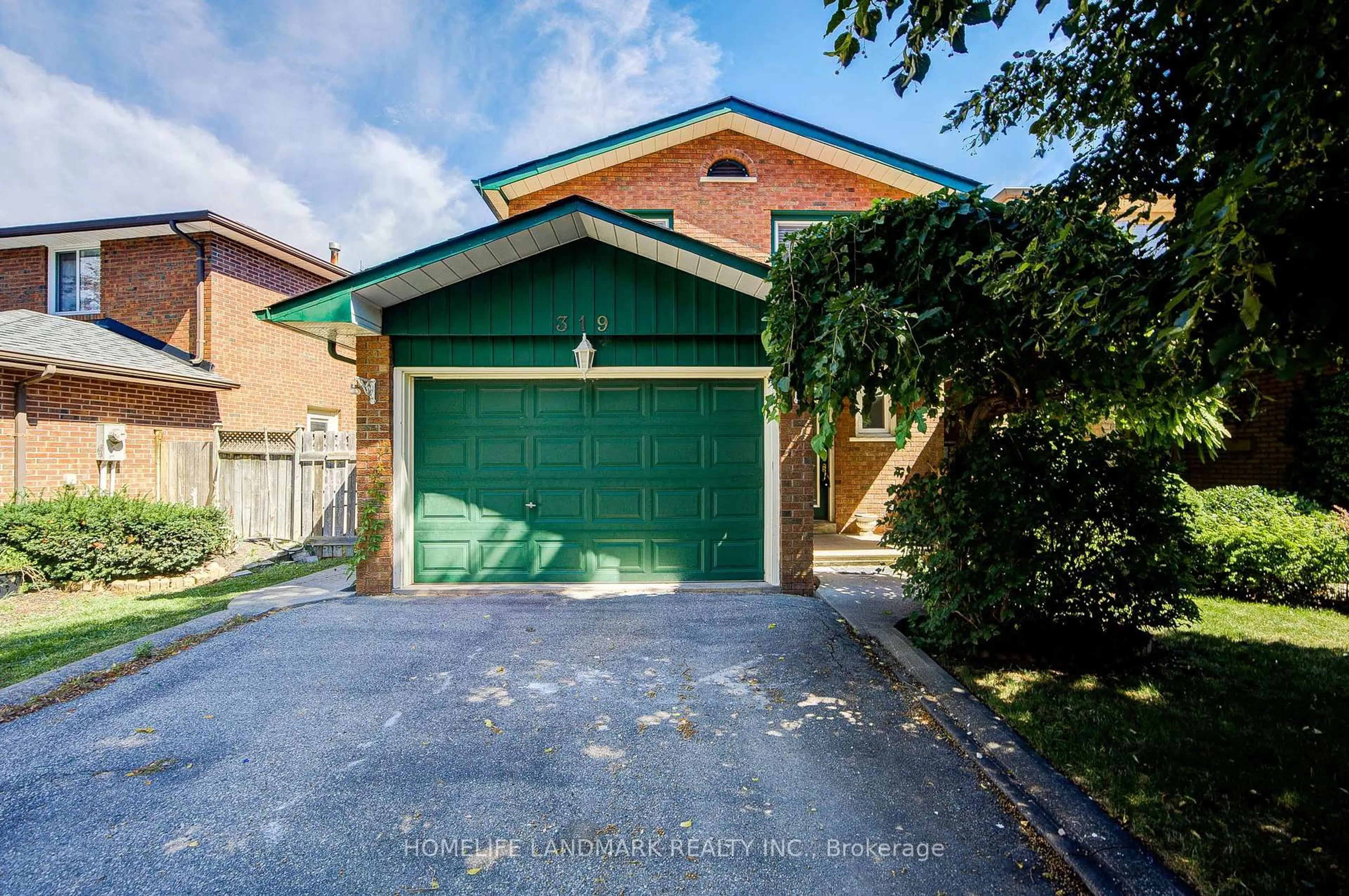 Indoor garage for 319 Hillside Dr, Mississauga Ontario L5M 2N3