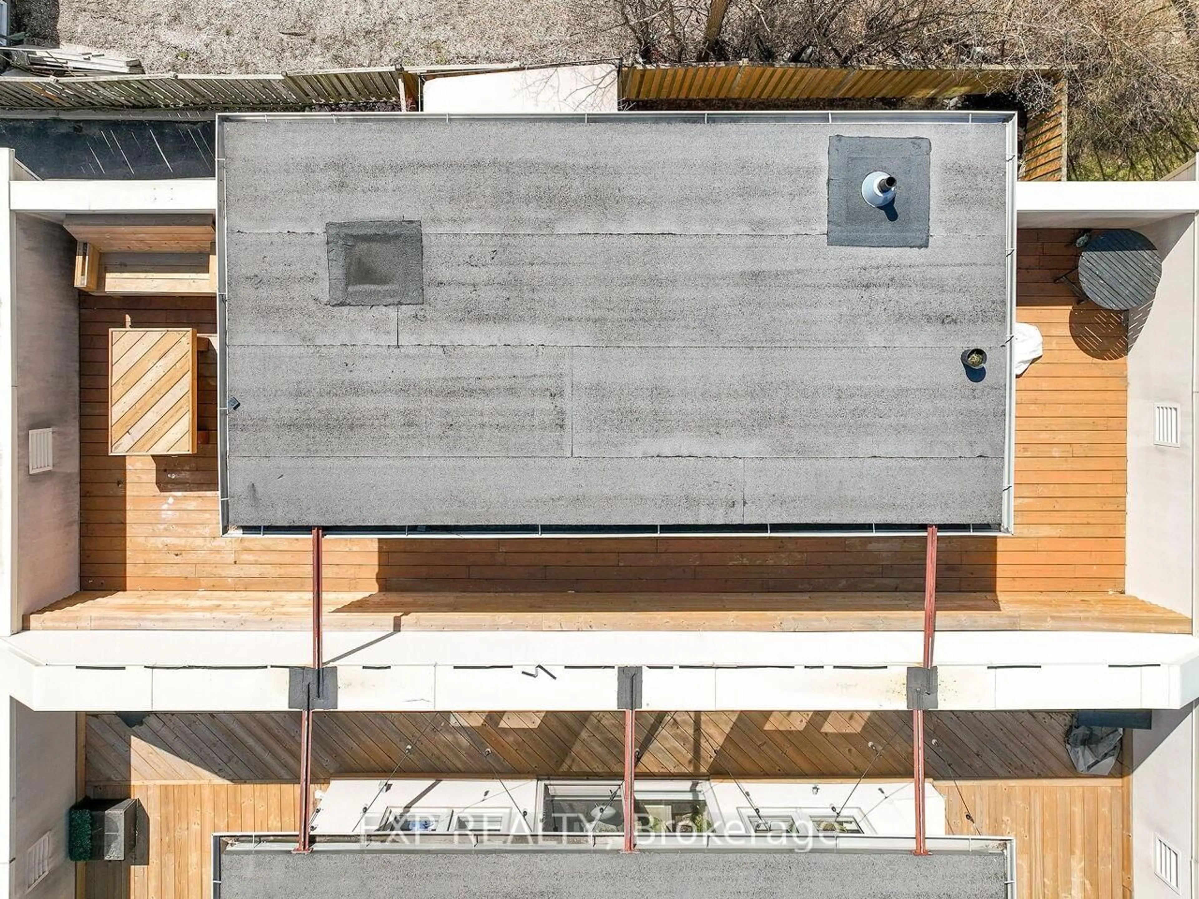 A pic from outside/outdoor area/front of a property/back of a property/a pic from drone, building for 2351 Lakeshore Rd #4, Oakville Ontario L6L 1H4