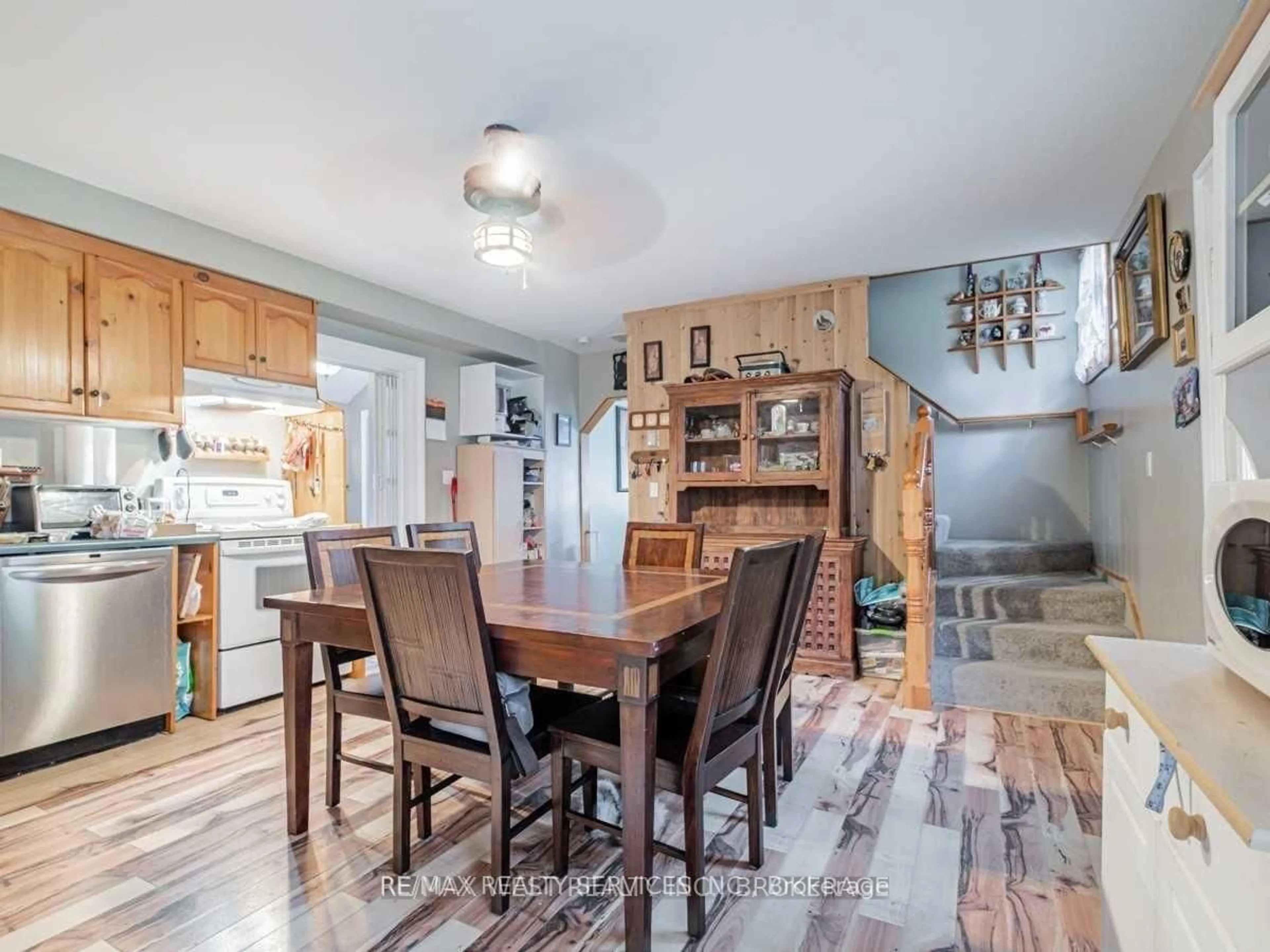 Open concept kitchen, unknown for 2901 Charleston Sdrd, Caledon Ontario L0N 1C0