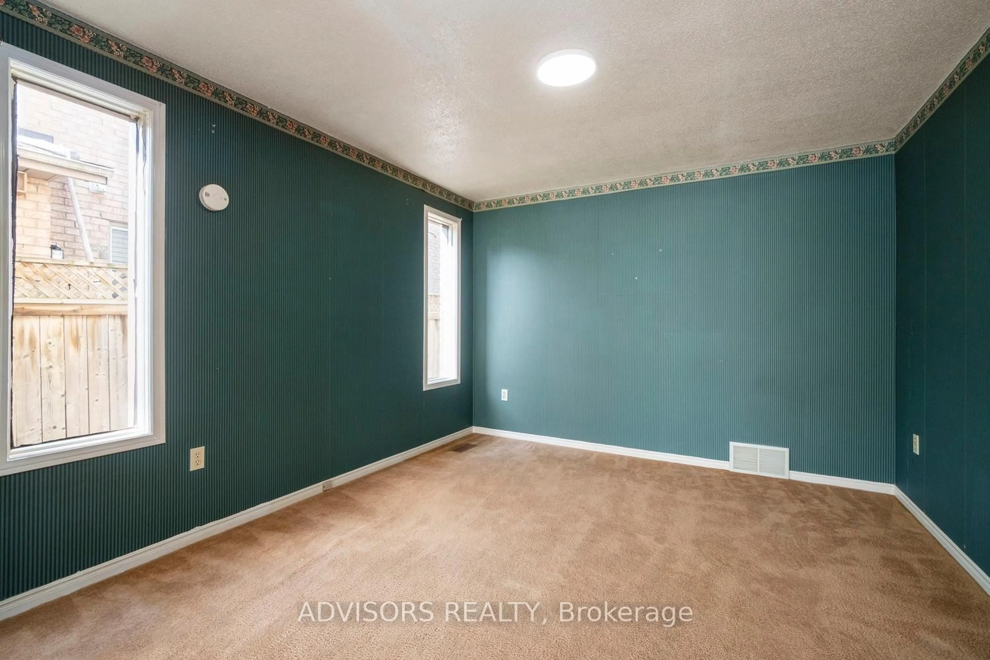 A pic of a room for 3428 Bristol Dr, Burlington Ontario L7M 1Z1