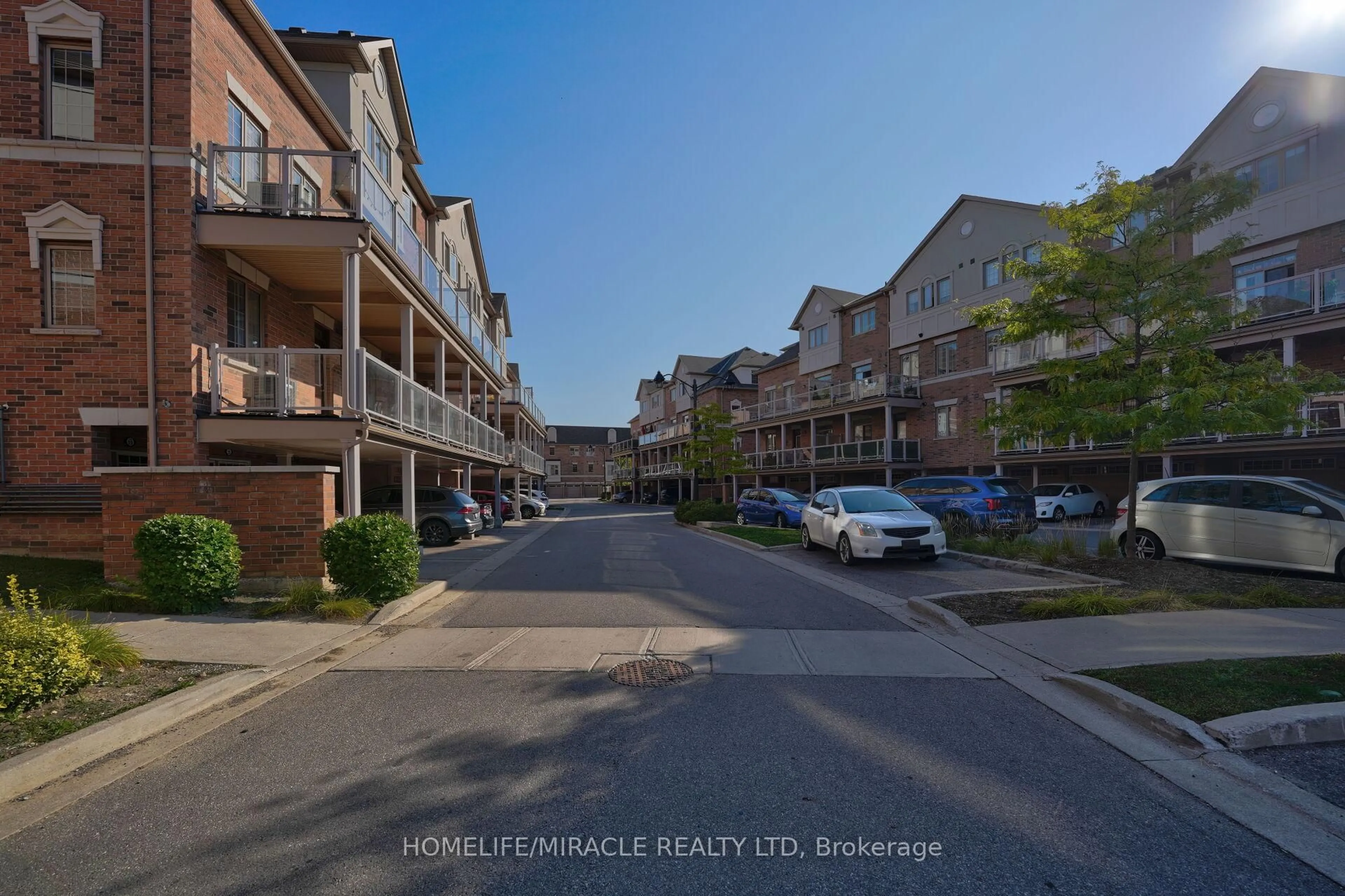 A pic from outside/outdoor area/front of a property/back of a property/a pic from drone, street for 180 Howden Blvd #20, Brampton Ontario L6S 0E6