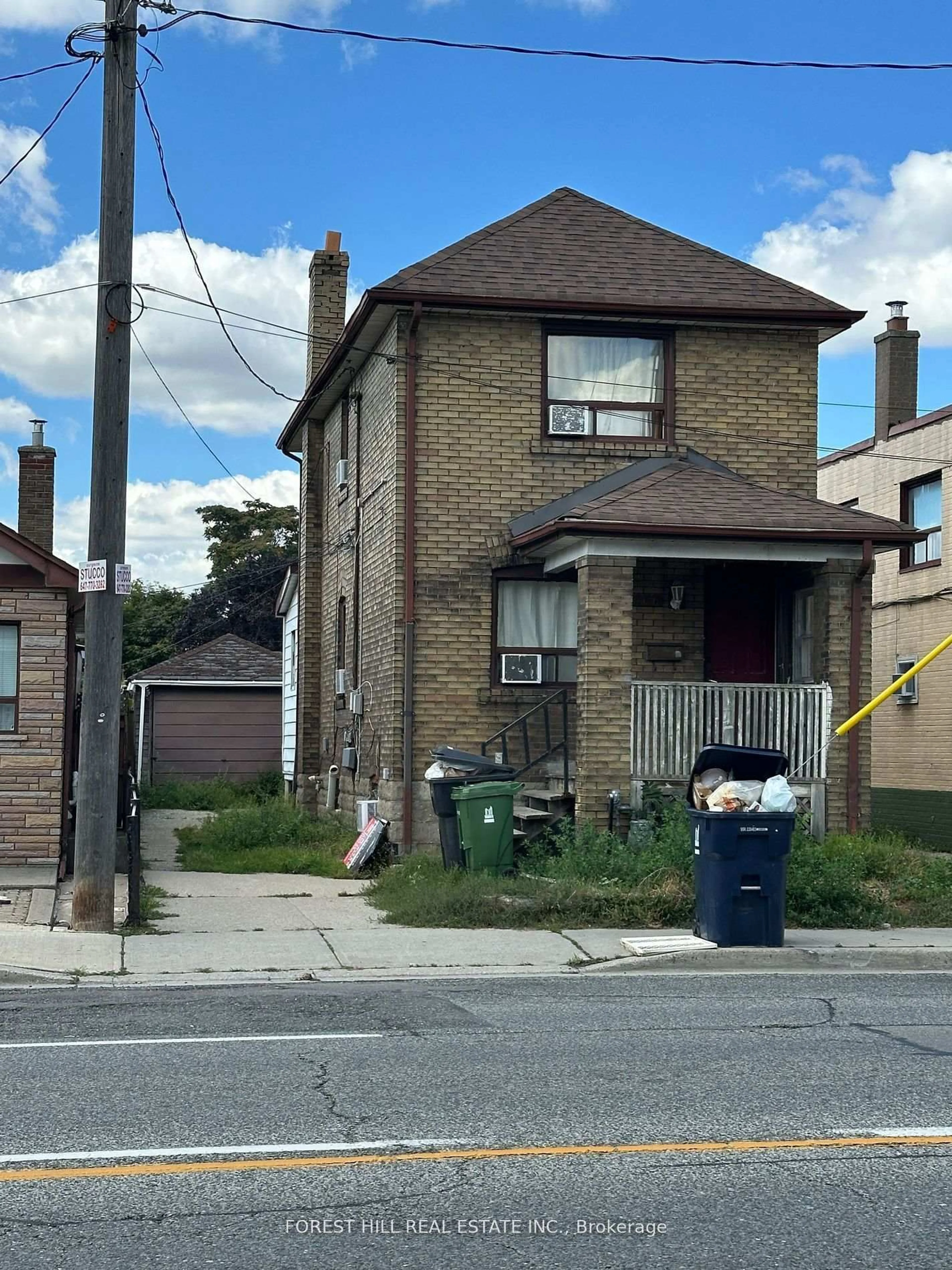 Home with brick exterior material, street for 666 Jane St, Toronto Ontario M6N 4A7