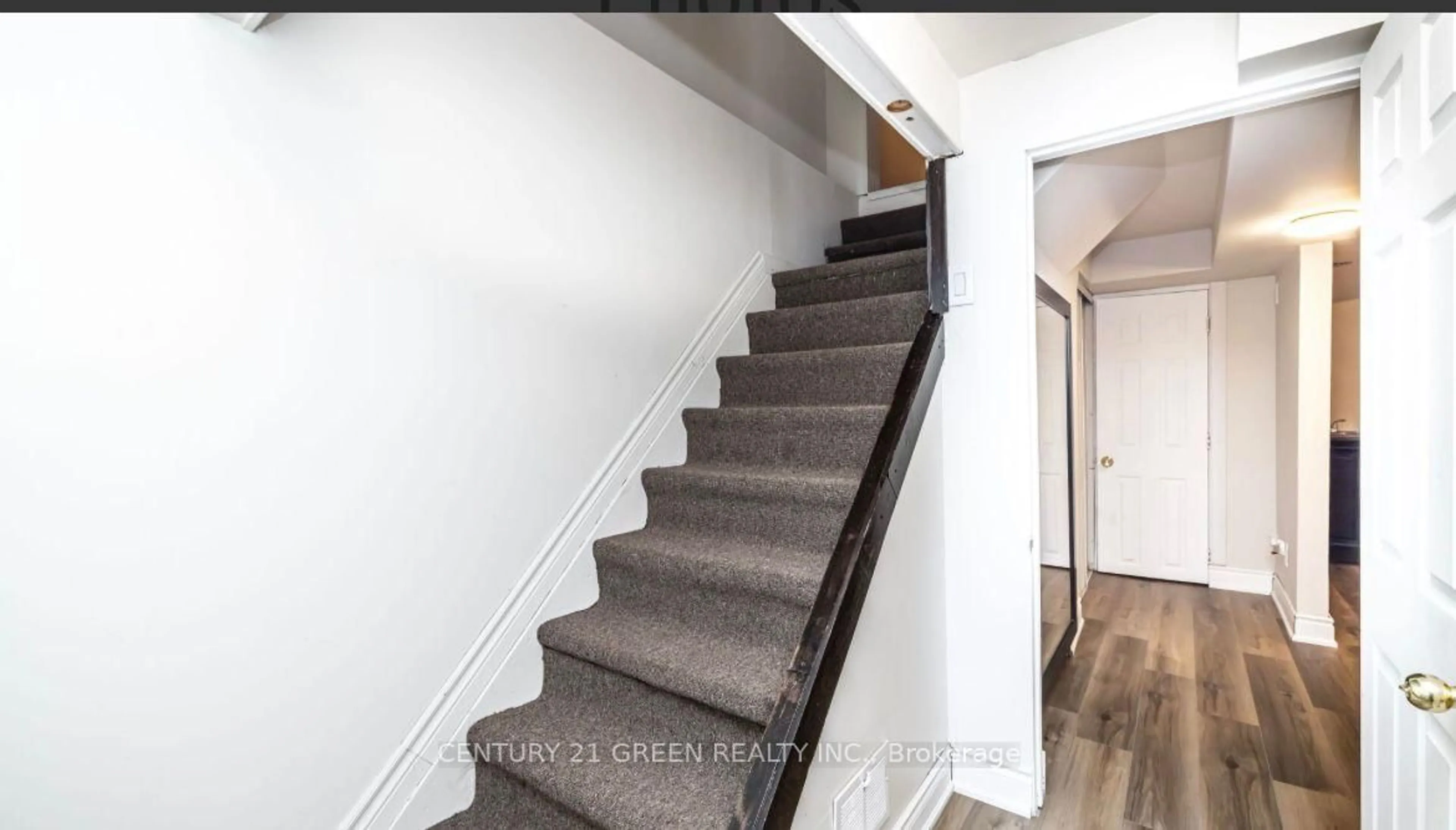 Stairs for 1 Greenarrow Crt, Brampton Ontario L6S 2K1